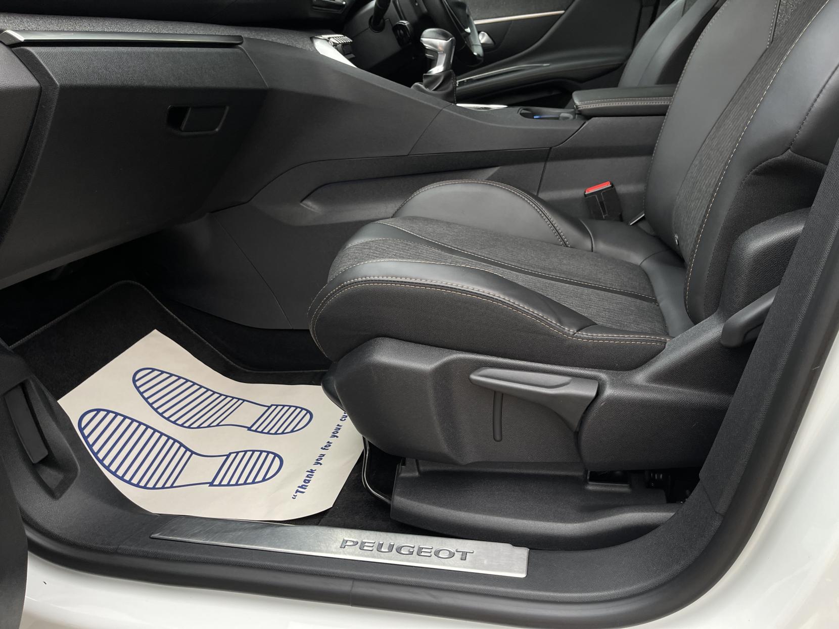 Peugeot 3008 1.2 PureTech GT Line SUV 5dr Petrol Manual Euro 6 (s/s) (130 ps)
