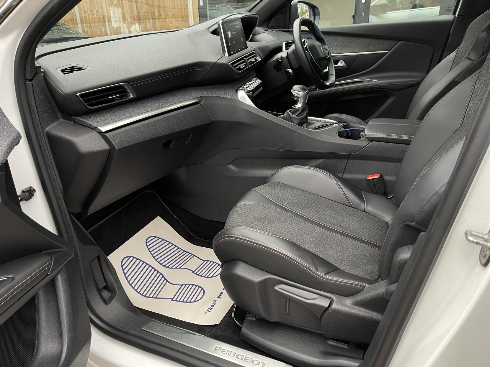 Peugeot 3008 1.2 PureTech GT Line SUV 5dr Petrol Manual Euro 6 (s/s) (130 ps)