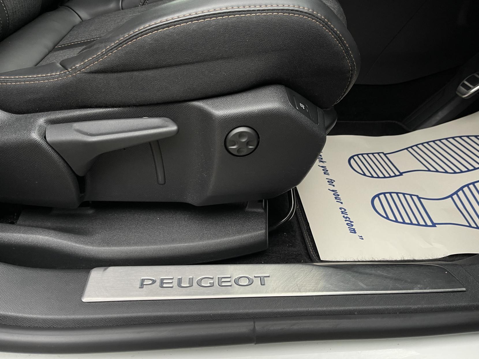 Peugeot 3008 1.2 PureTech GT Line SUV 5dr Petrol Manual Euro 6 (s/s) (130 ps)