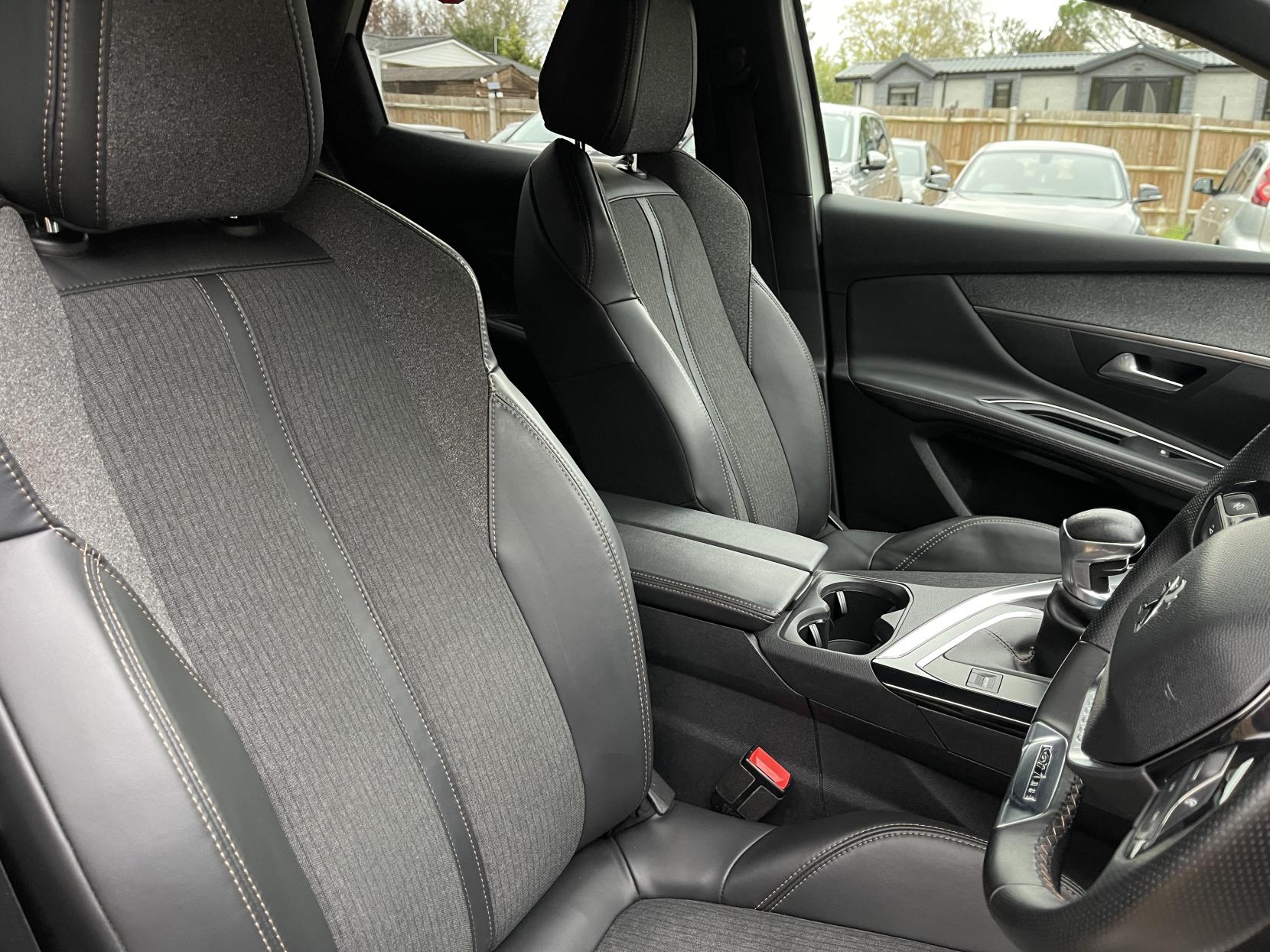 Peugeot 3008 1.2 PureTech GT Line SUV 5dr Petrol Manual Euro 6 (s/s) (130 ps)