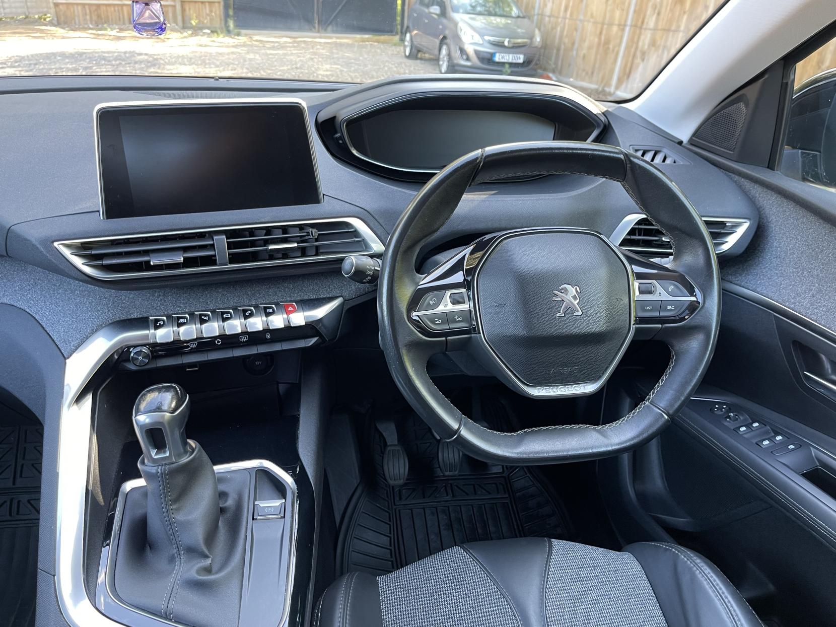 Peugeot 3008 1.2 PureTech Allure SUV 5dr Petrol Manual Euro 6 (s/s) (130 ps)