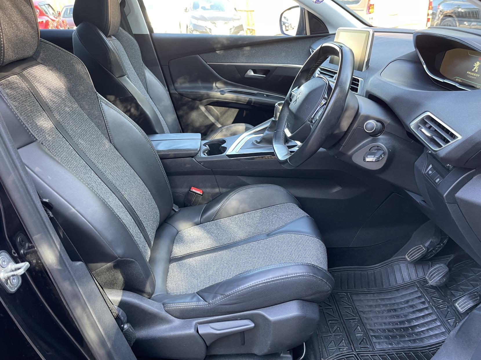 Peugeot 3008 1.2 PureTech Allure SUV 5dr Petrol Manual Euro 6 (s/s) (130 ps)