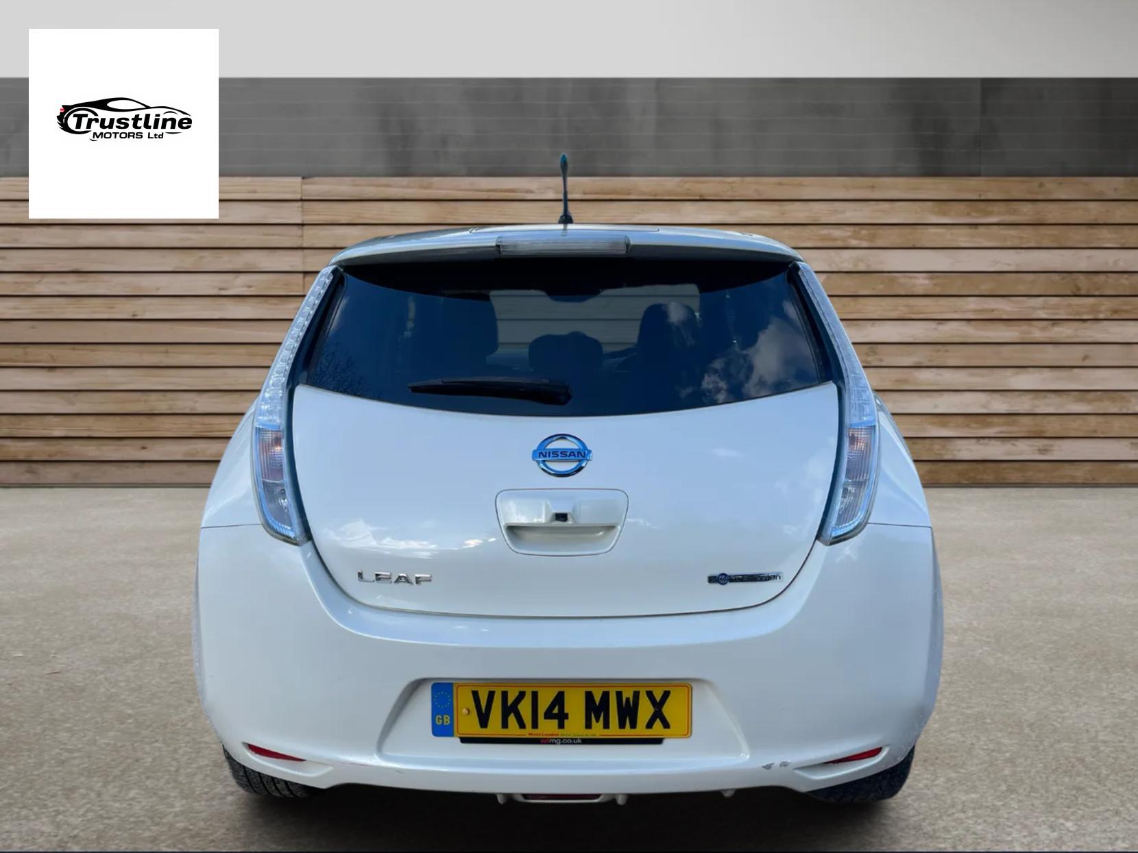 Nissan Leaf 24kWh Tekna Hatchback 5dr Electric Auto (107 bhp)