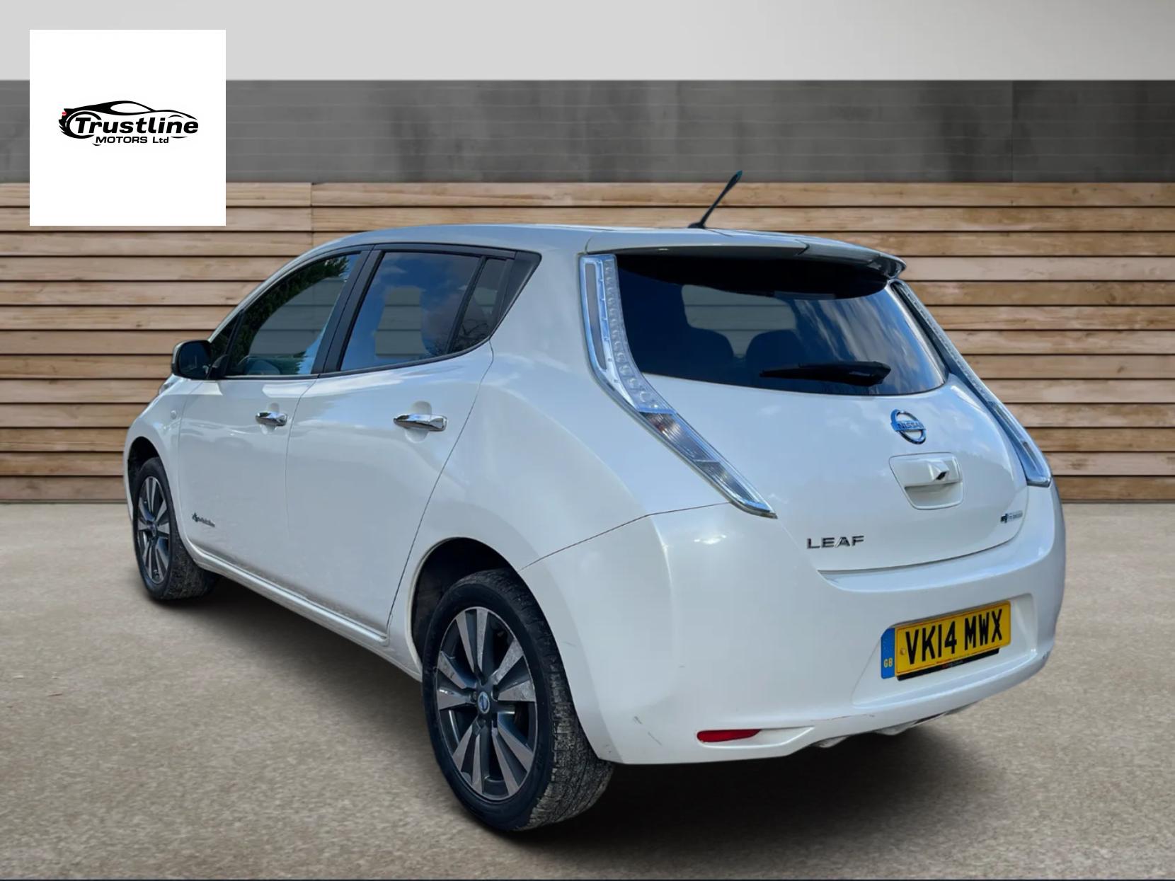 Nissan Leaf 24kWh Tekna Hatchback 5dr Electric Auto (107 bhp)