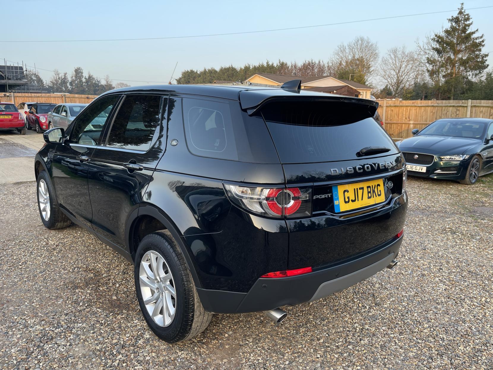 Land Rover Discovery Sport 2.0 TD4 SE Tech SUV 5dr Diesel Manual 4WD Euro 6 (s/s) (180 ps)