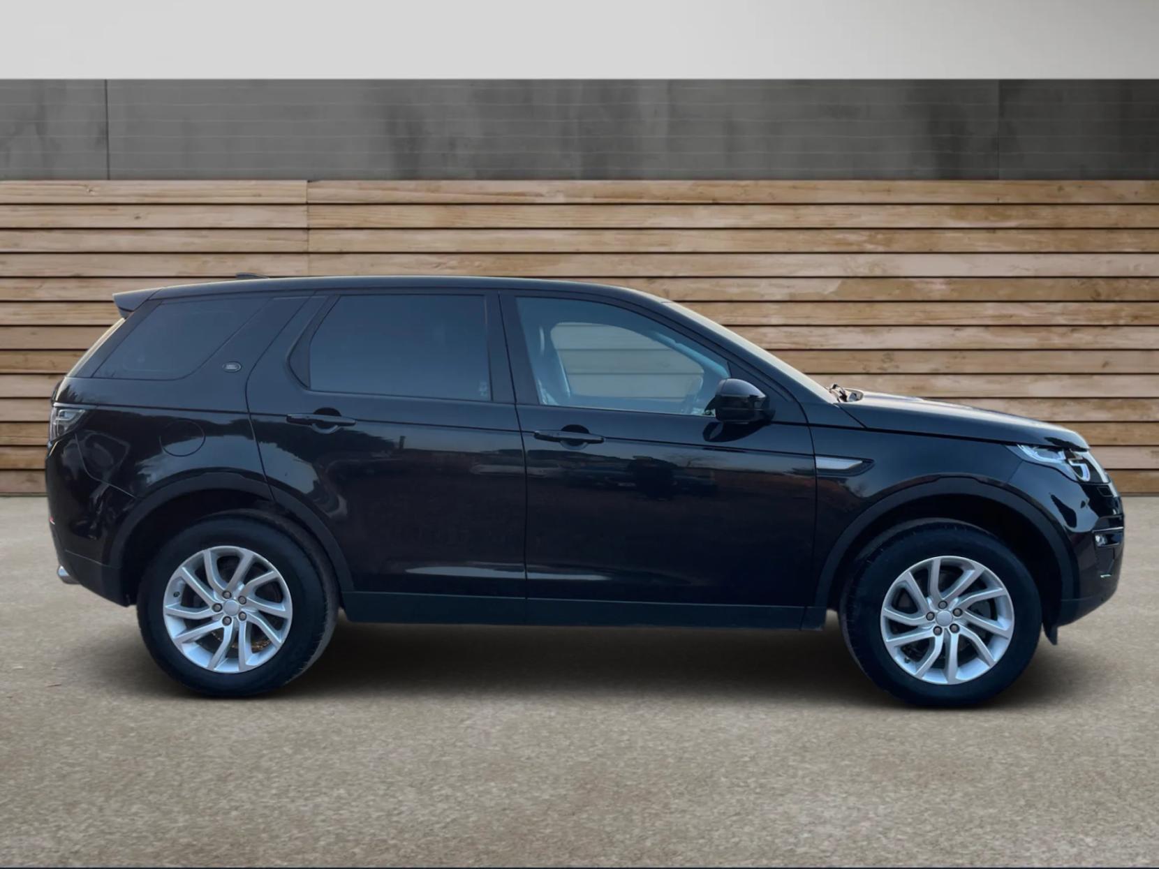 Land Rover Discovery Sport 2.0 TD4 SE Tech SUV 5dr Diesel Manual 4WD Euro 6 (s/s) (180 ps)