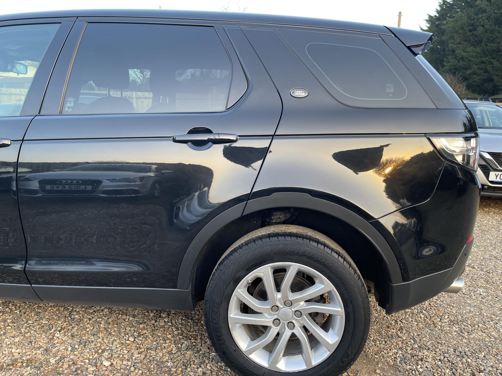 Land Rover Discovery Sport 2.0 TD4 SE Tech SUV 5dr Diesel Manual 4WD Euro 6 (s/s) (180 ps)