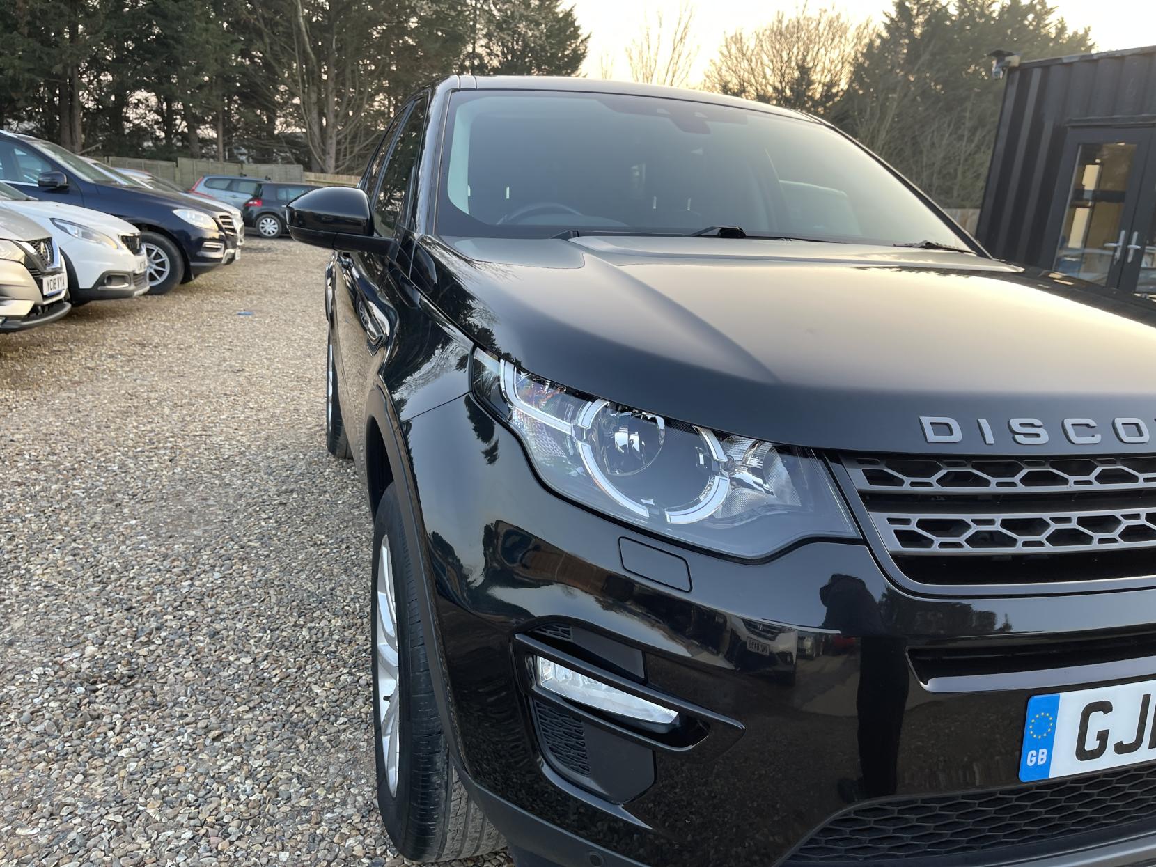 Land Rover Discovery Sport 2.0 TD4 SE Tech SUV 5dr Diesel Manual 4WD Euro 6 (s/s) (180 ps)