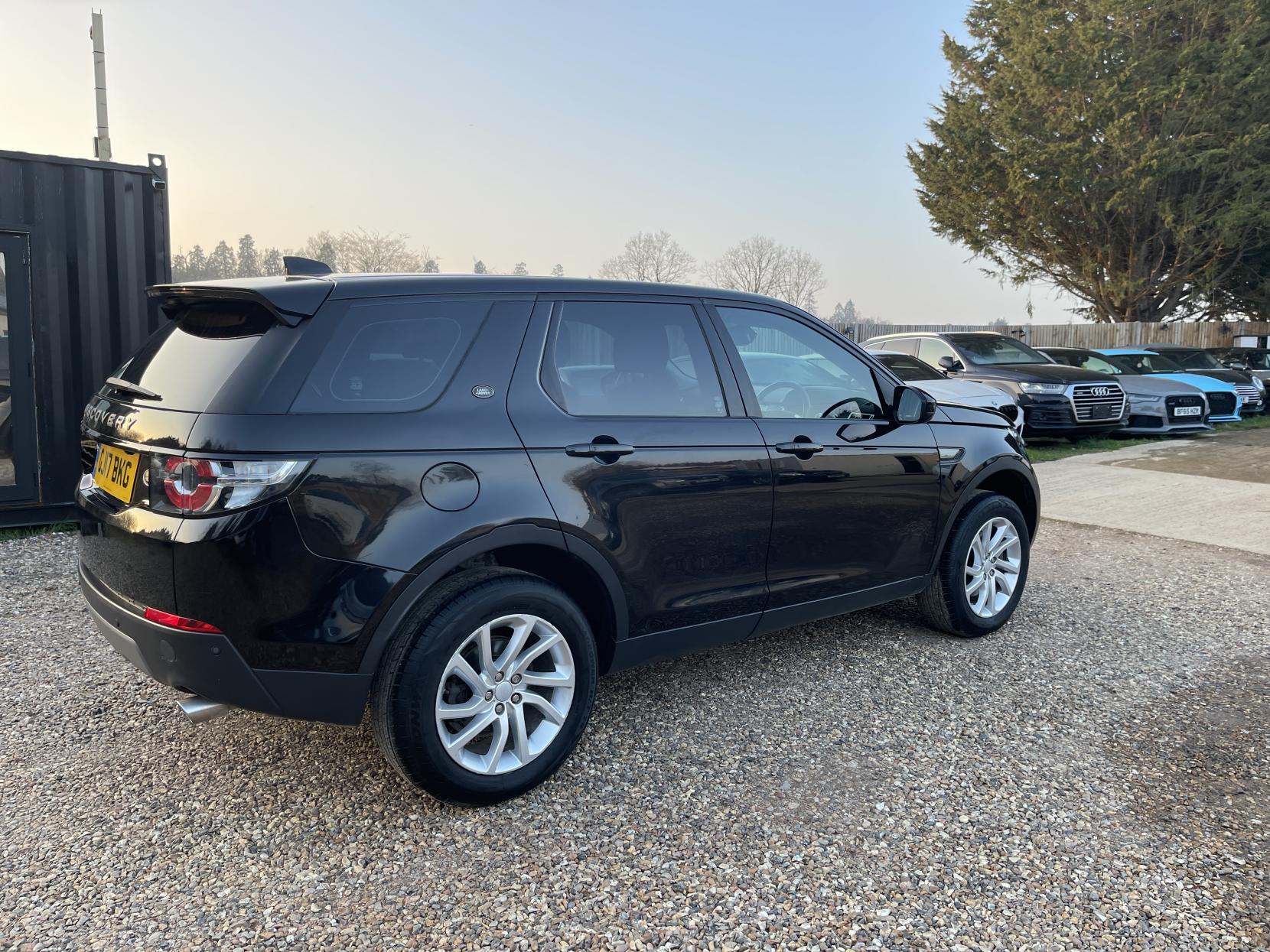 Land Rover Discovery Sport 2.0 TD4 SE Tech SUV 5dr Diesel Manual 4WD Euro 6 (s/s) (180 ps)