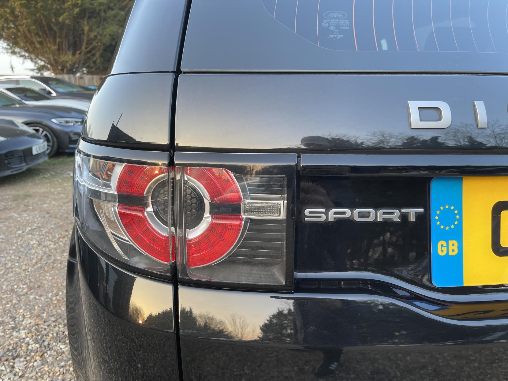 Land Rover Discovery Sport 2.0 TD4 SE Tech SUV 5dr Diesel Manual 4WD Euro 6 (s/s) (180 ps)