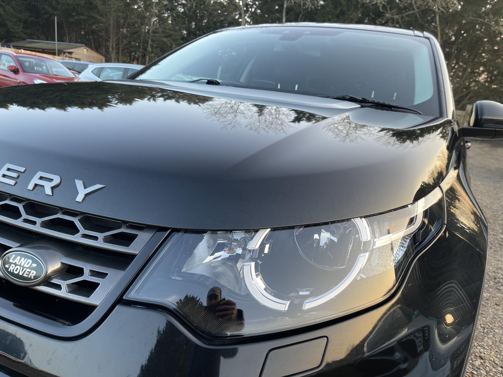 Land Rover Discovery Sport 2.0 TD4 SE Tech SUV 5dr Diesel Manual 4WD Euro 6 (s/s) (180 ps)