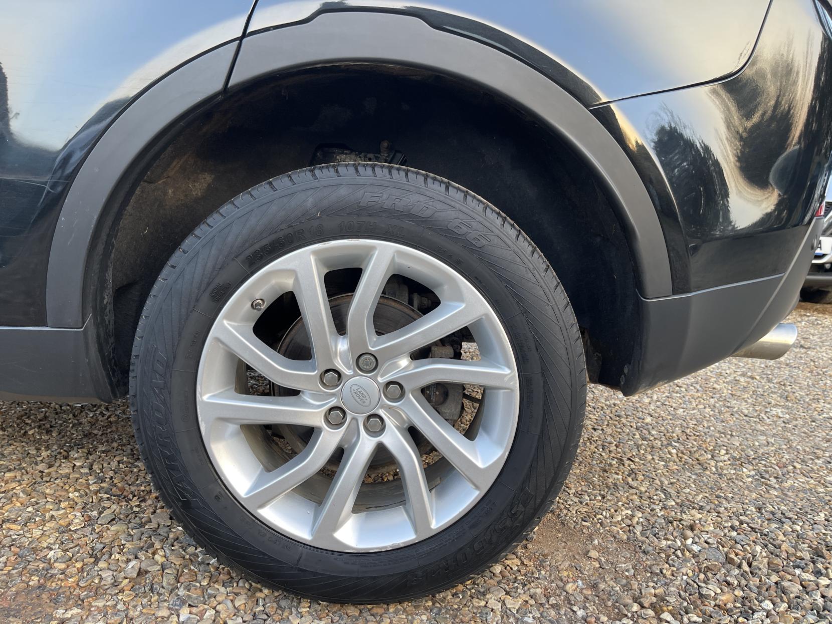 Land Rover Discovery Sport 2.0 TD4 SE Tech SUV 5dr Diesel Manual 4WD Euro 6 (s/s) (180 ps)