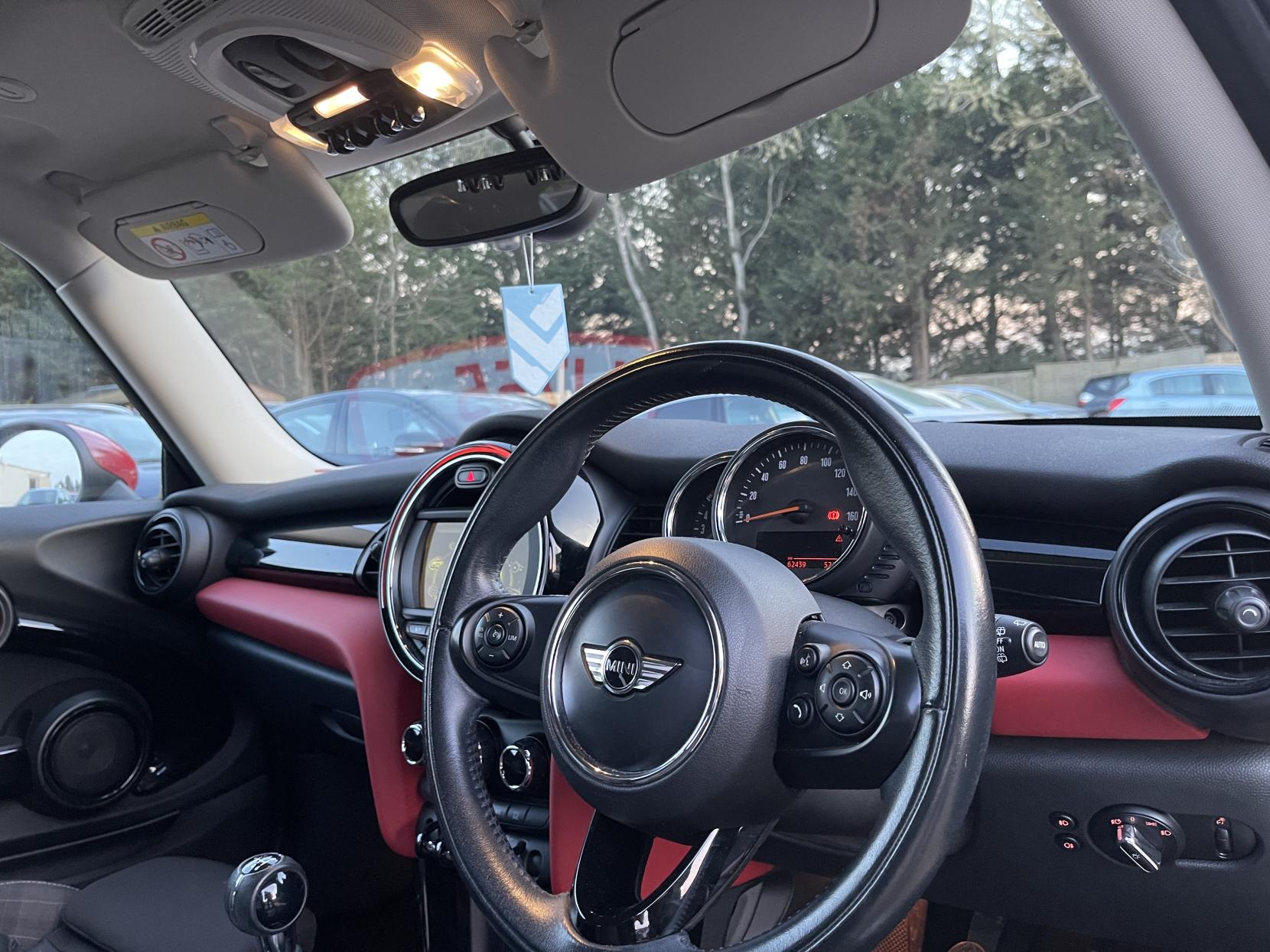 MINI Hatch 1.5 Cooper D Hatchback 3dr Diesel Manual Euro 6 (s/s) (116 ps)