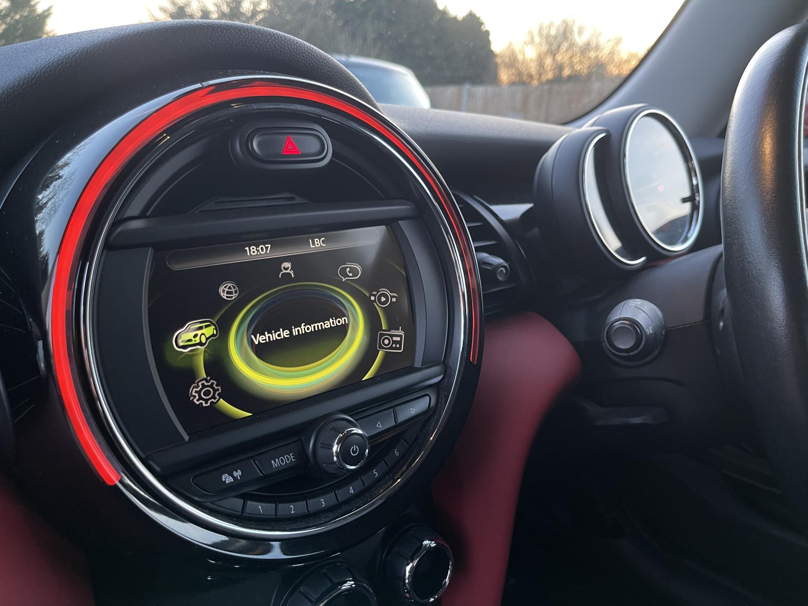 MINI Hatch 1.5 Cooper D Hatchback 3dr Diesel Manual Euro 6 (s/s) (116 ps)