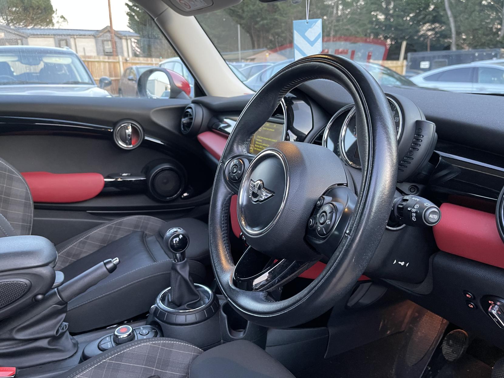 MINI Hatch 1.5 Cooper D Hatchback 3dr Diesel Manual Euro 6 (s/s) (116 ps)