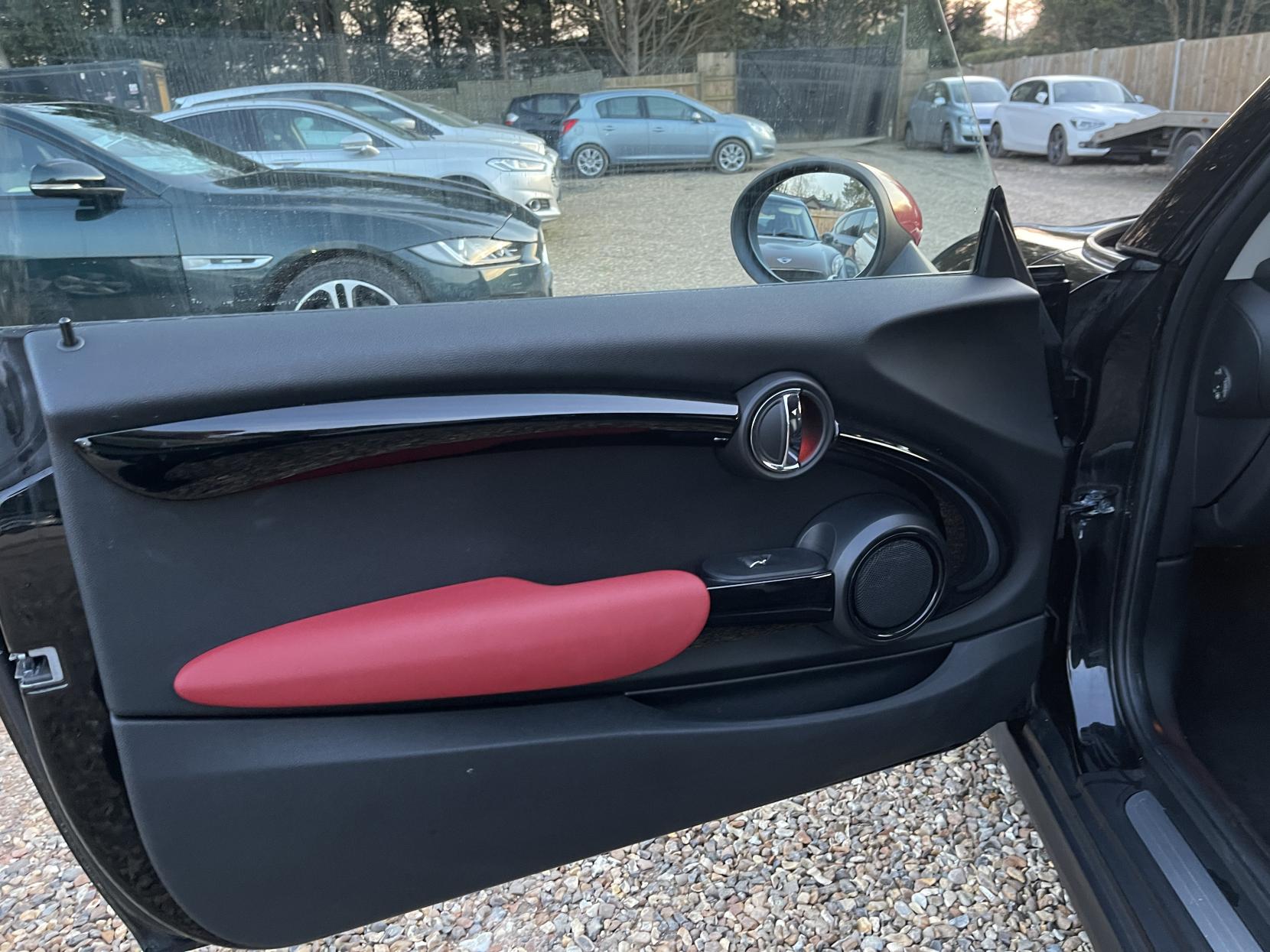 MINI Hatch 1.5 Cooper D Hatchback 3dr Diesel Manual Euro 6 (s/s) (116 ps)