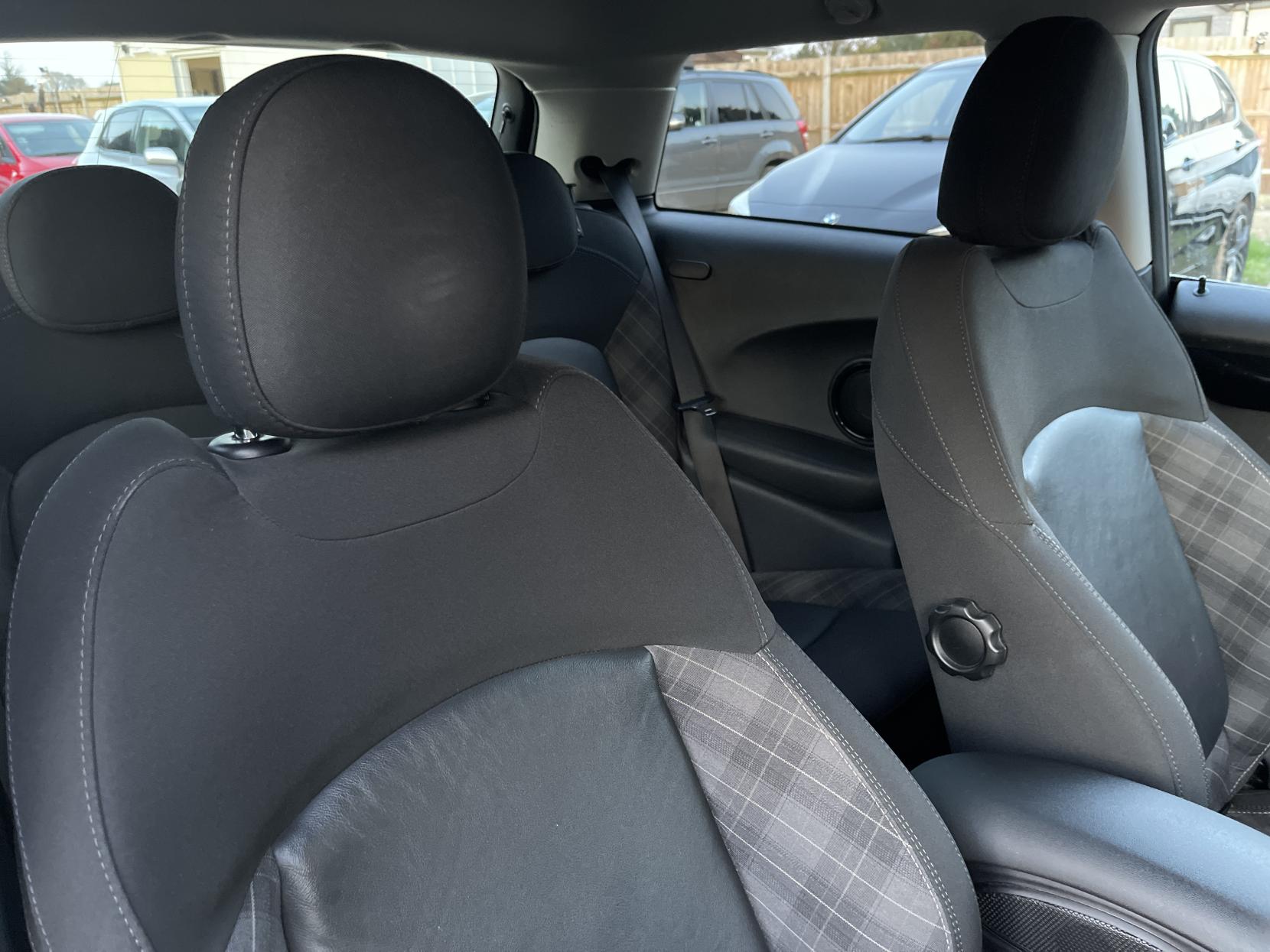 MINI Hatch 1.5 Cooper D Hatchback 3dr Diesel Manual Euro 6 (s/s) (116 ps)