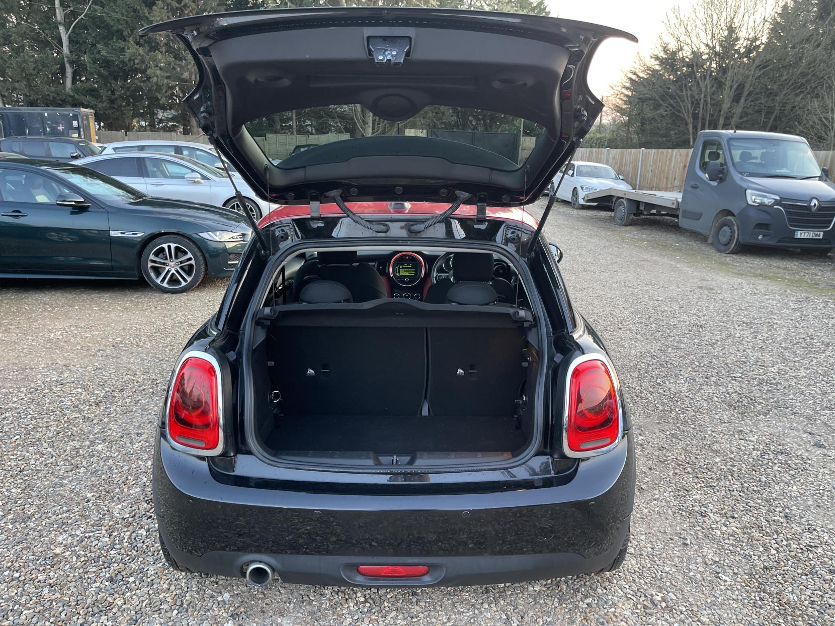 MINI Hatch 1.5 Cooper D Hatchback 3dr Diesel Manual Euro 6 (s/s) (116 ps)