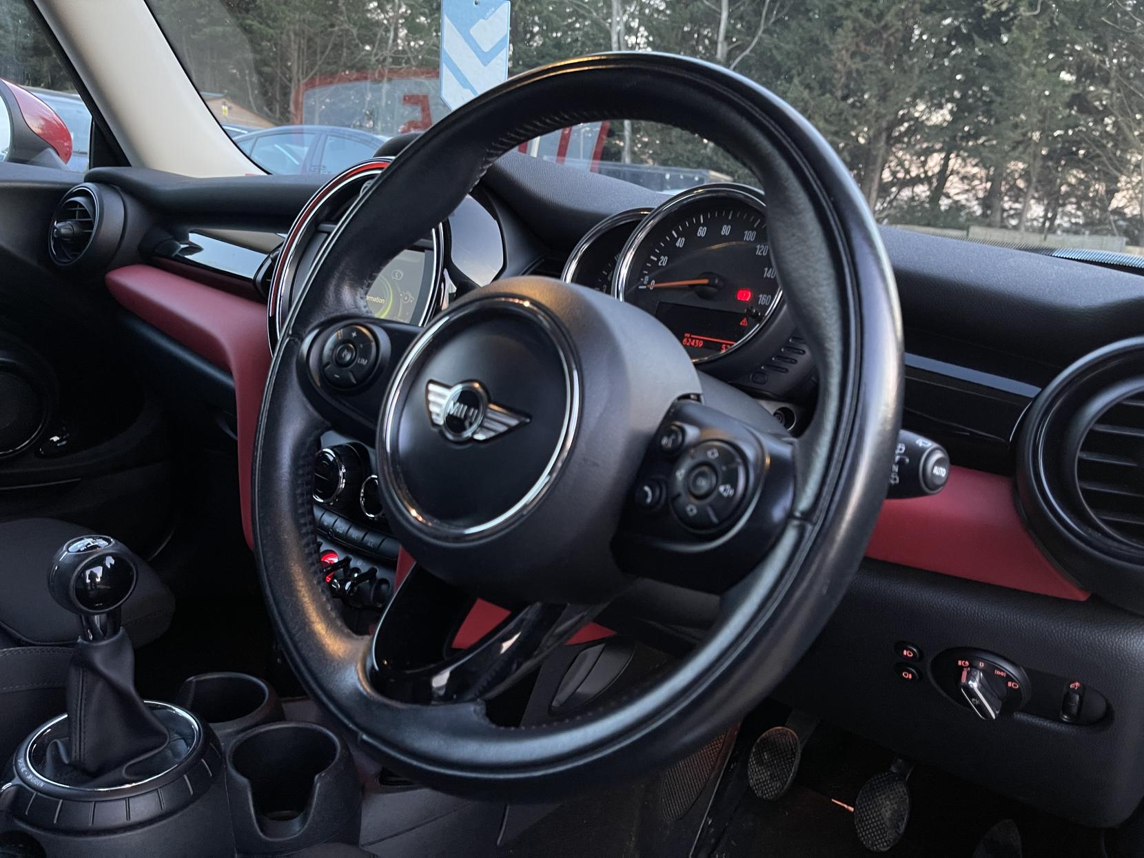 MINI Hatch 1.5 Cooper D Hatchback 3dr Diesel Manual Euro 6 (s/s) (116 ps)