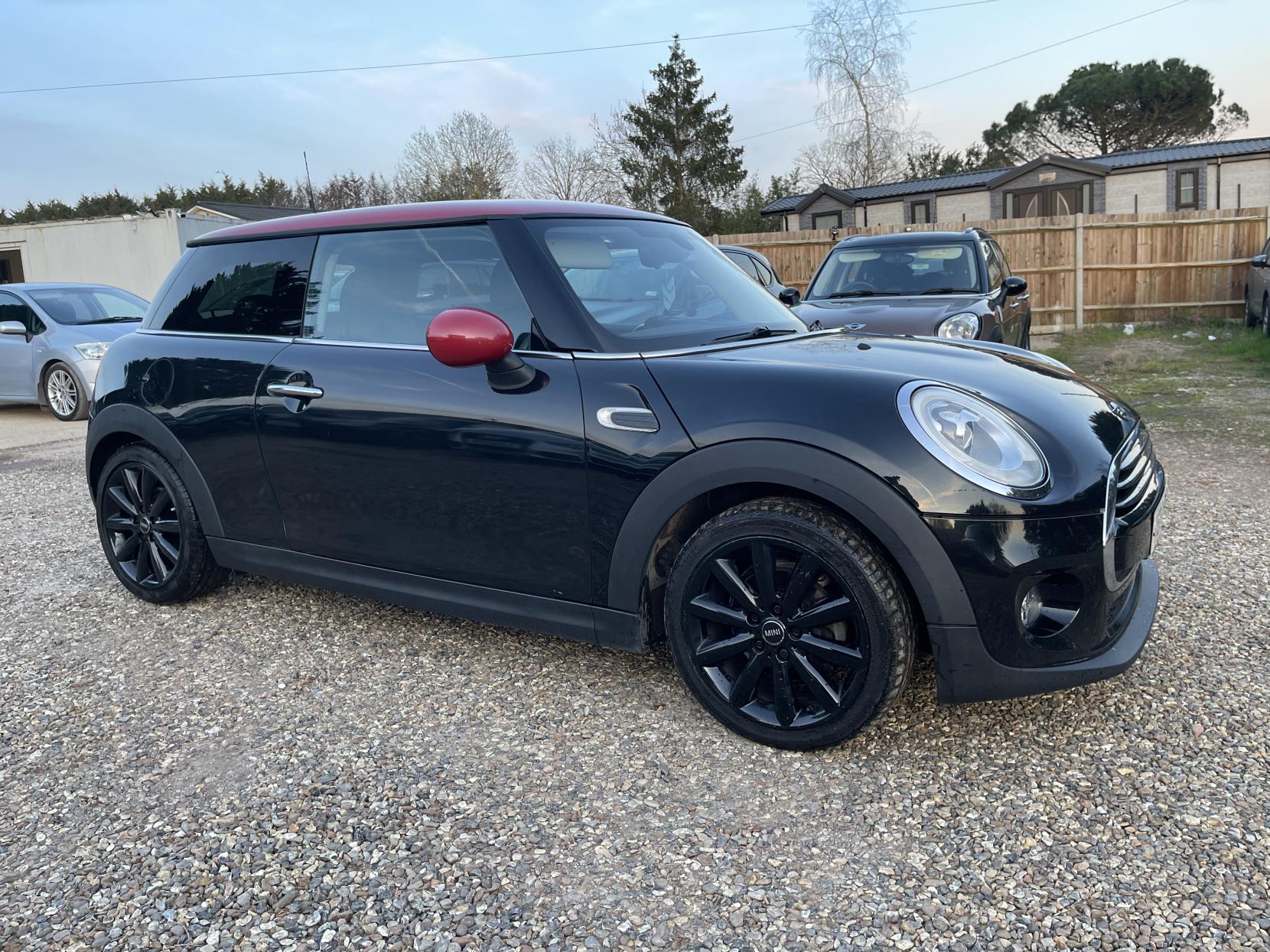 MINI Hatch 1.5 Cooper D Hatchback 3dr Diesel Manual Euro 6 (s/s) (116 ps)