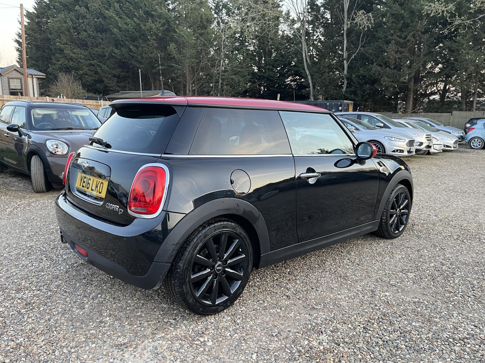 MINI Hatch 1.5 Cooper D Hatchback 3dr Diesel Manual Euro 6 (s/s) (116 ps)