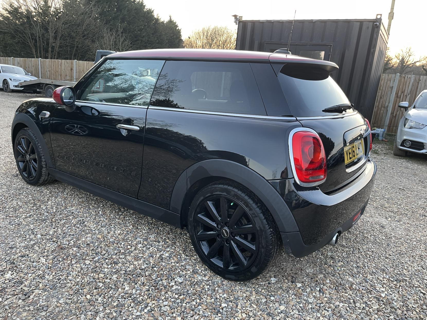 MINI Hatch 1.5 Cooper D Hatchback 3dr Diesel Manual Euro 6 (s/s) (116 ps)