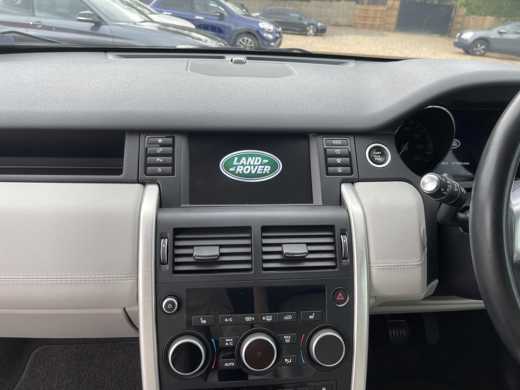Land Rover Discovery Sport 2.0 TD4 SE Tech SUV 5dr Diesel Manual 4WD Euro 6 (s/s) (180 ps)
