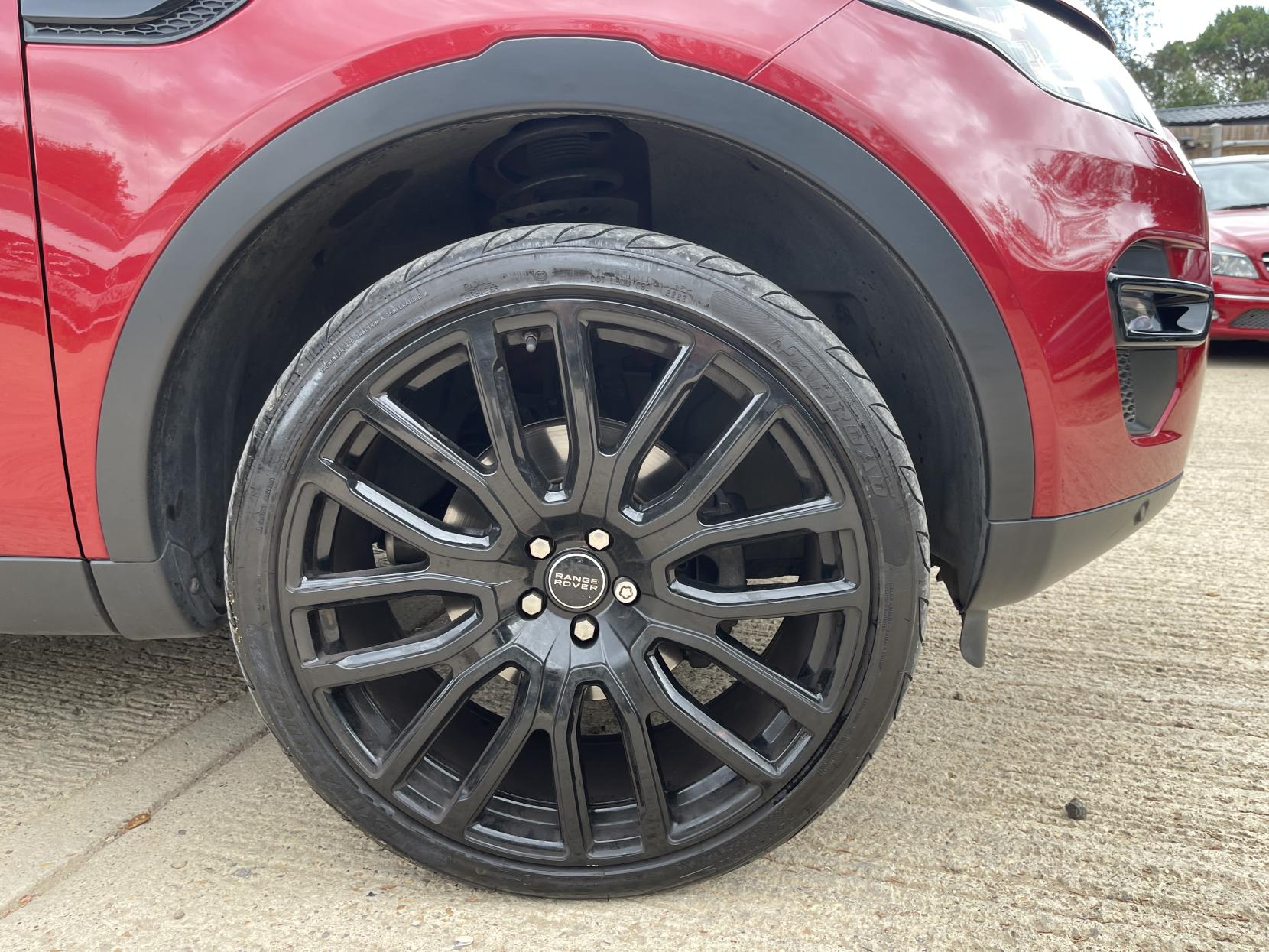 Land Rover Discovery Sport 2.0 TD4 SE Tech SUV 5dr Diesel Manual 4WD Euro 6 (s/s) (180 ps)