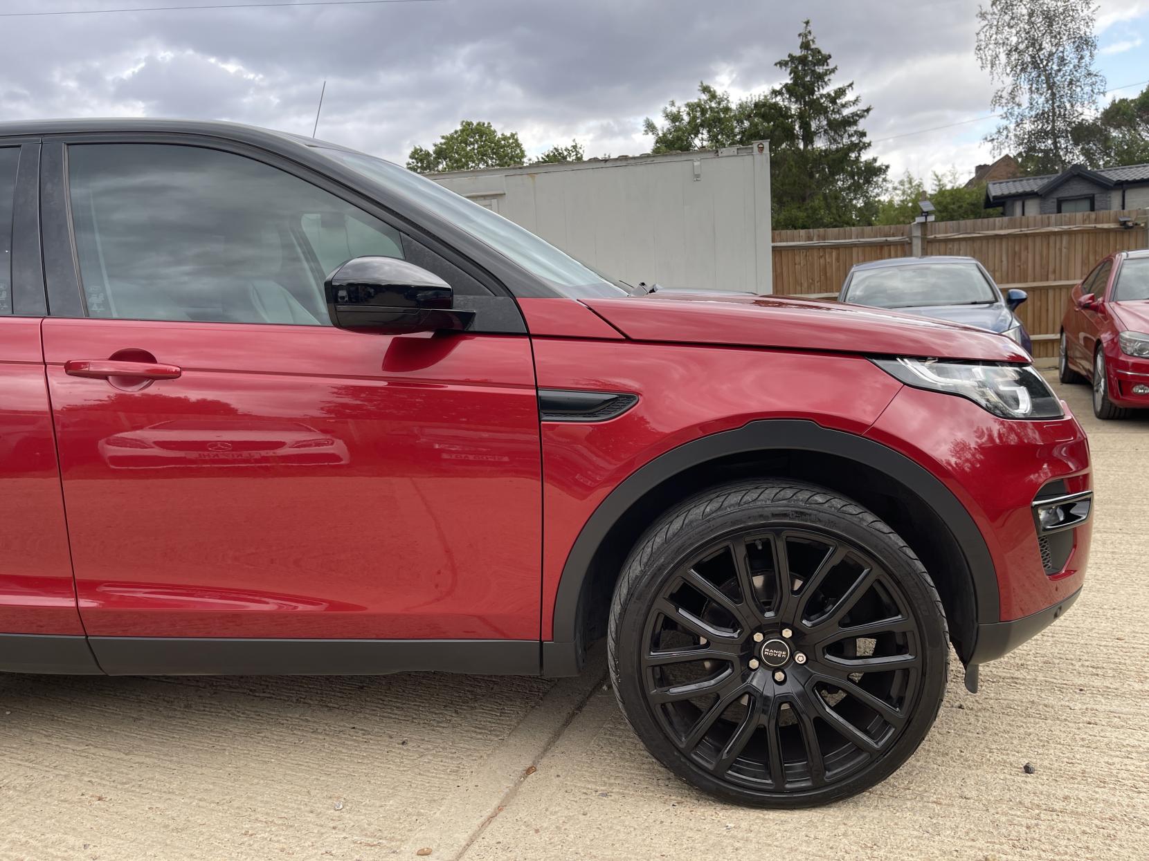 Land Rover Discovery Sport 2.0 TD4 SE Tech SUV 5dr Diesel Manual 4WD Euro 6 (s/s) (180 ps)