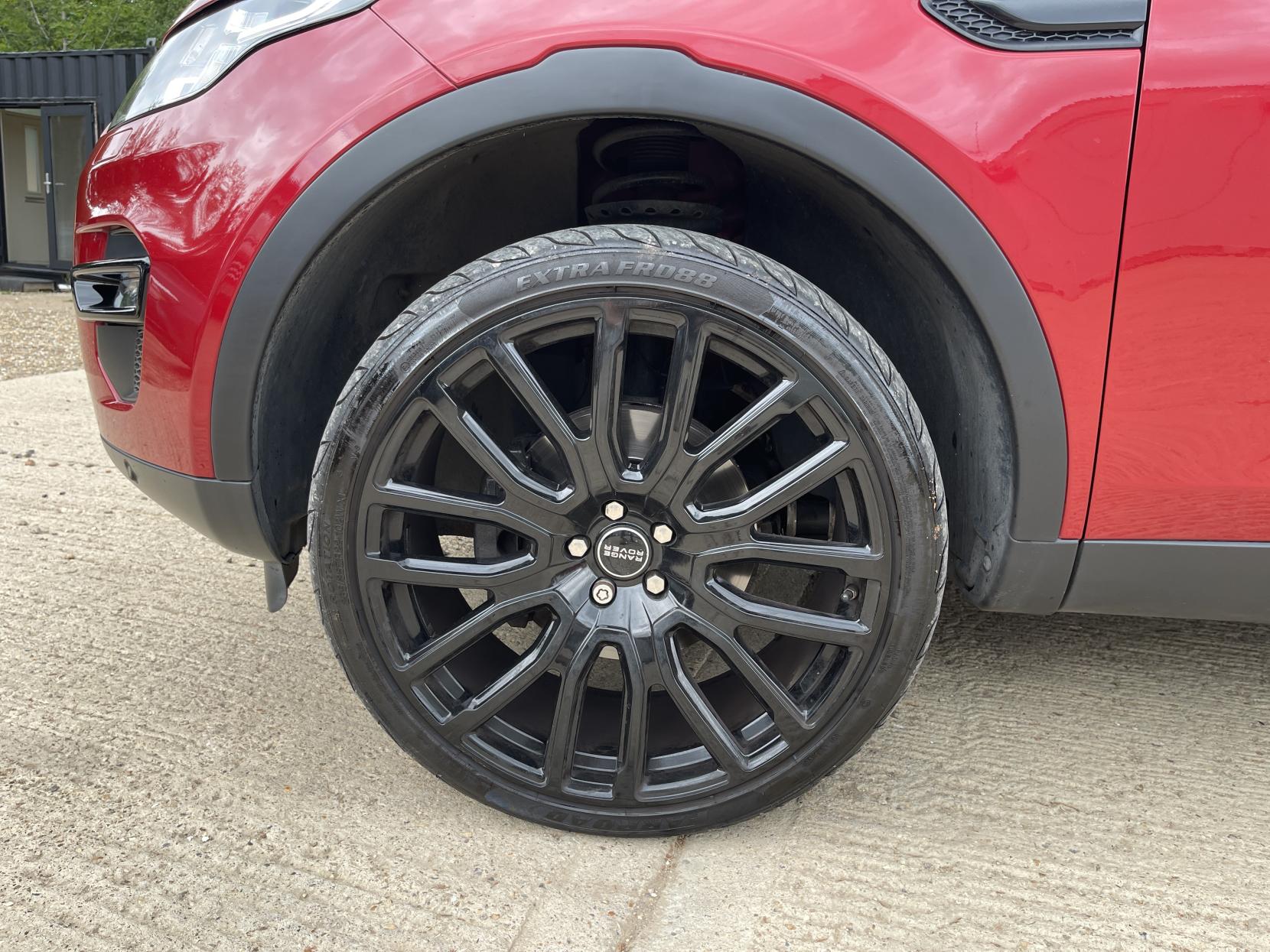 Land Rover Discovery Sport 2.0 TD4 SE Tech SUV 5dr Diesel Manual 4WD Euro 6 (s/s) (180 ps)
