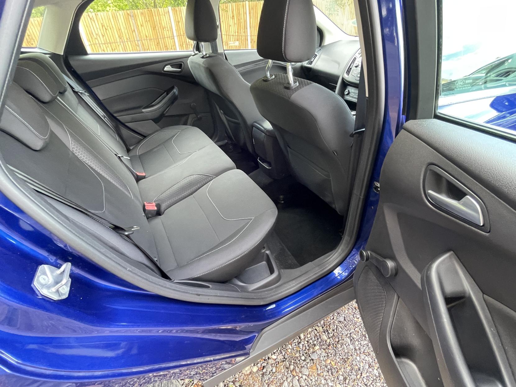 Ford Focus 1.0T EcoBoost Zetec Hatchback 5dr Petrol Manual Euro 6 (s/s) (100 ps)
