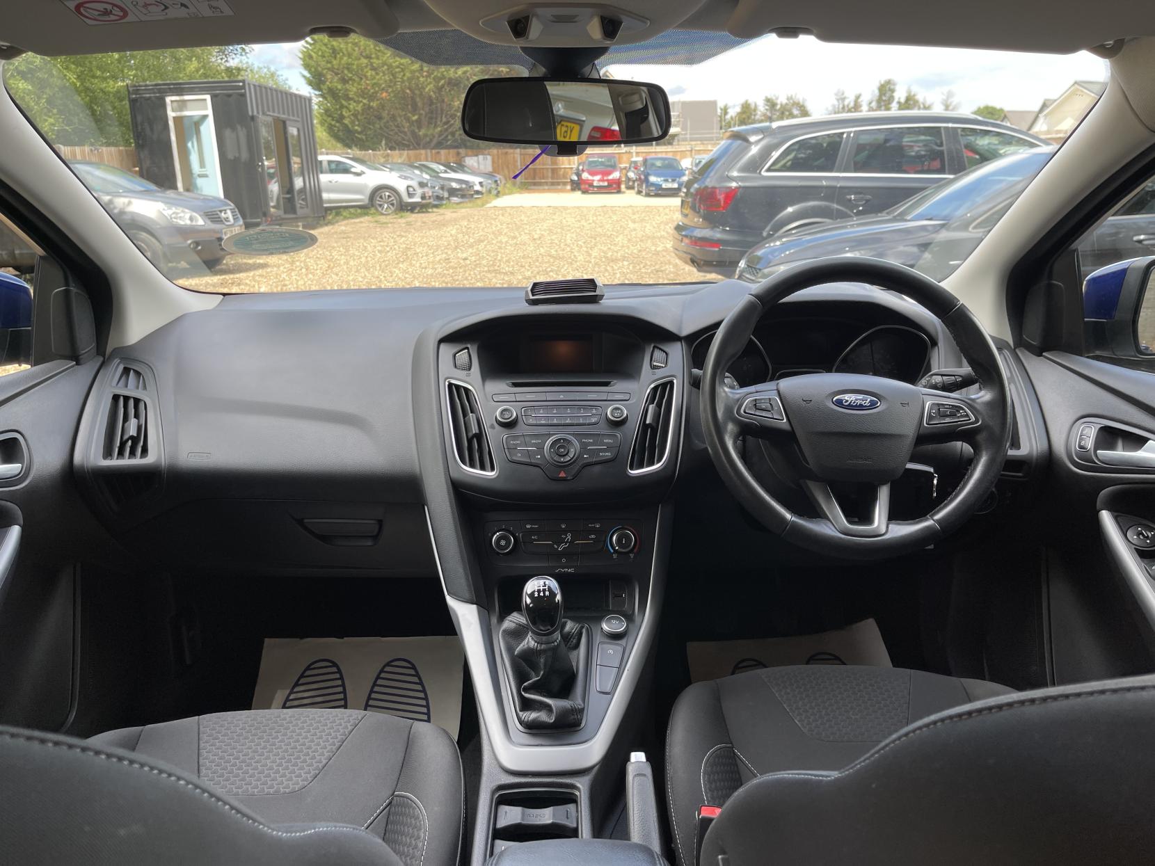 Ford Focus 1.0T EcoBoost Zetec Hatchback 5dr Petrol Manual Euro 6 (s/s) (100 ps)