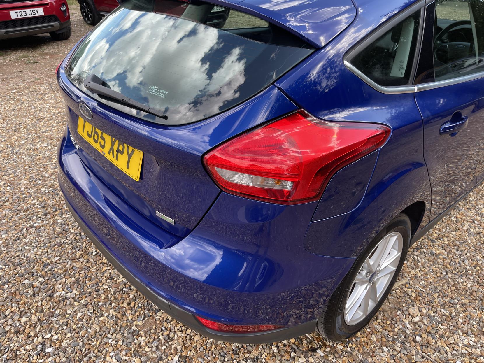 Ford Focus 1.0T EcoBoost Zetec Hatchback 5dr Petrol Manual Euro 6 (s/s) (100 ps)