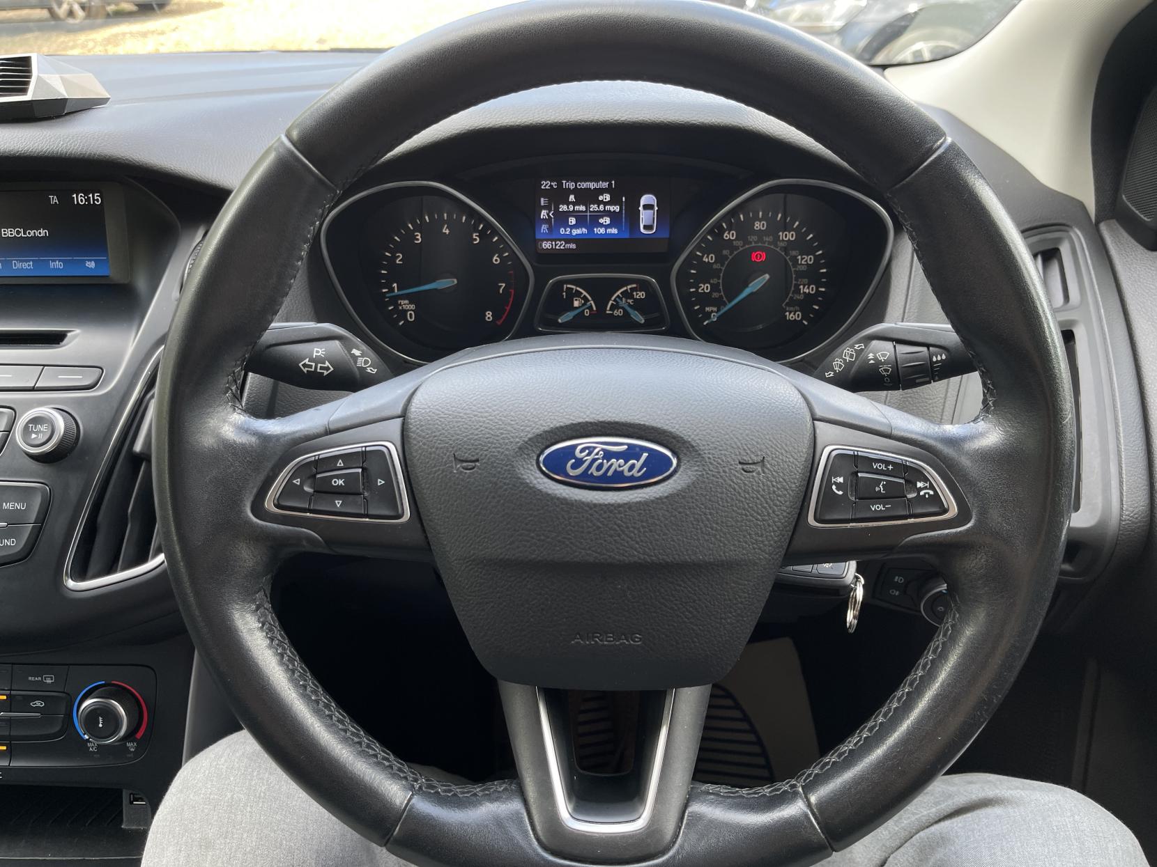 Ford Focus 1.0T EcoBoost Zetec Hatchback 5dr Petrol Manual Euro 6 (s/s) (100 ps)