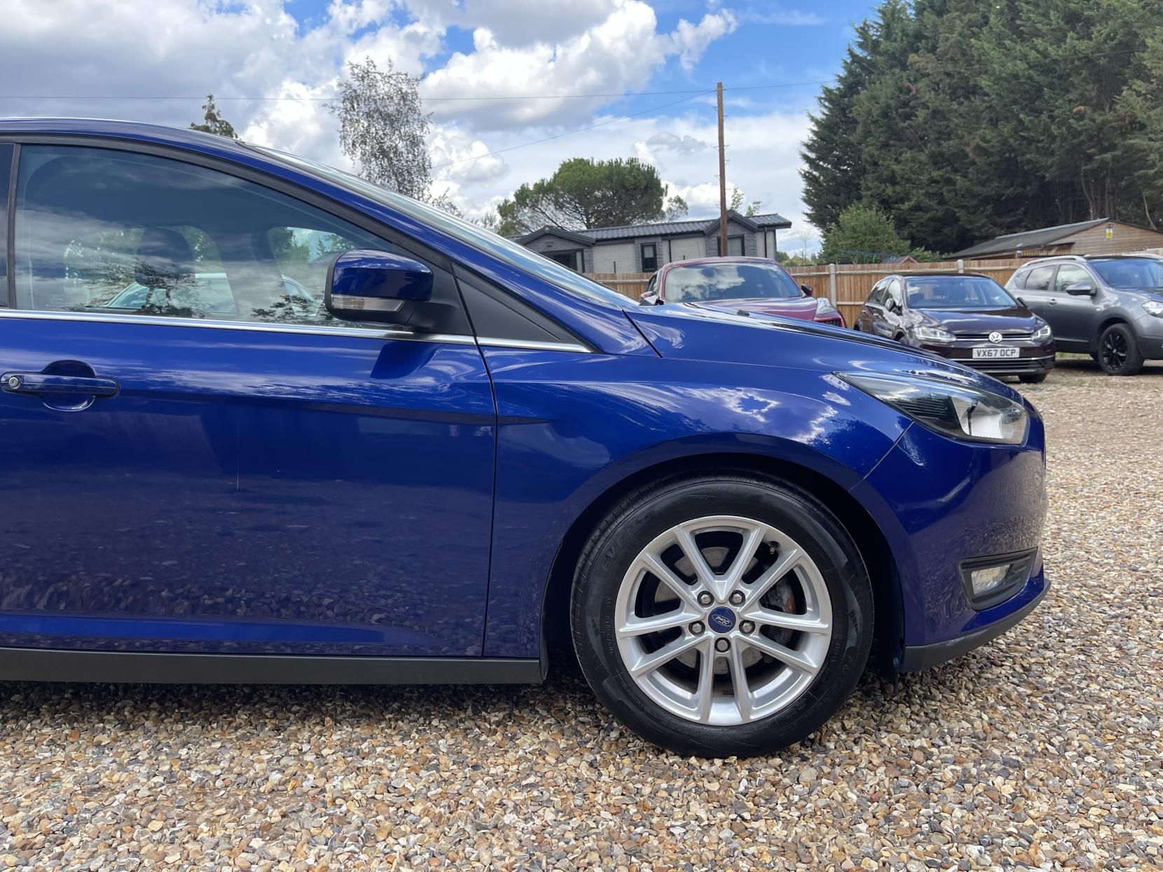Ford Focus 1.0T EcoBoost Zetec Hatchback 5dr Petrol Manual Euro 6 (s/s) (100 ps)