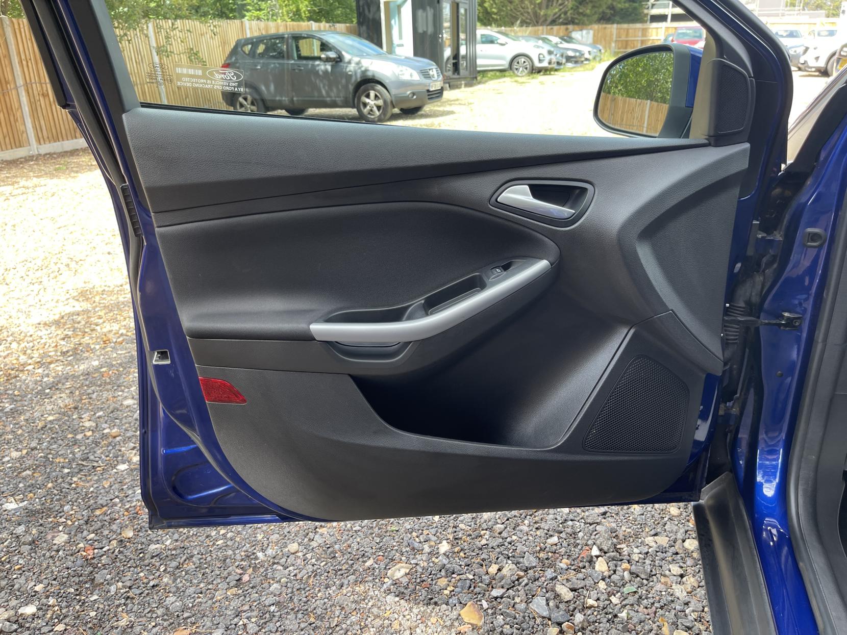 Ford Focus 1.0T EcoBoost Zetec Hatchback 5dr Petrol Manual Euro 6 (s/s) (100 ps)