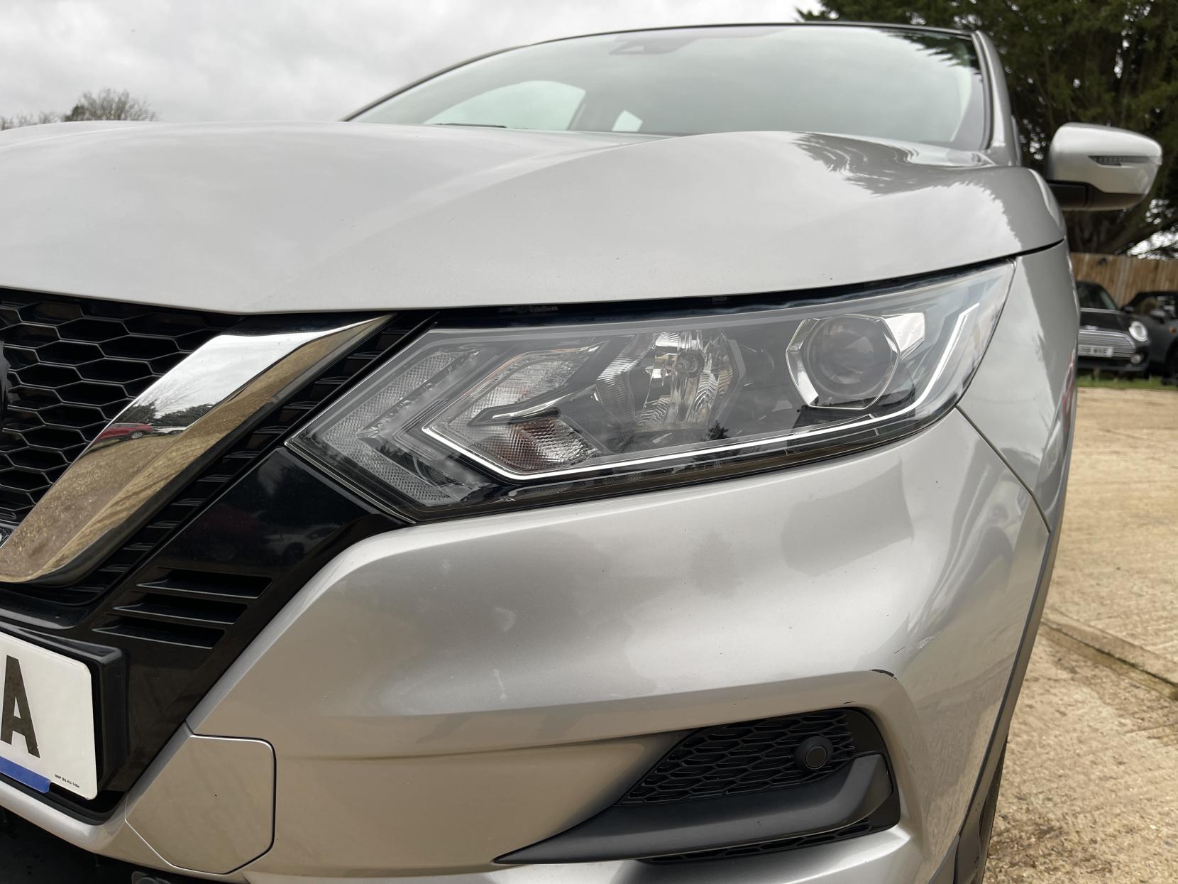 Nissan Qashqai 1.2 DIG-T Acenta SUV 5dr Petrol Manual Euro 6 (s/s) (115 ps)