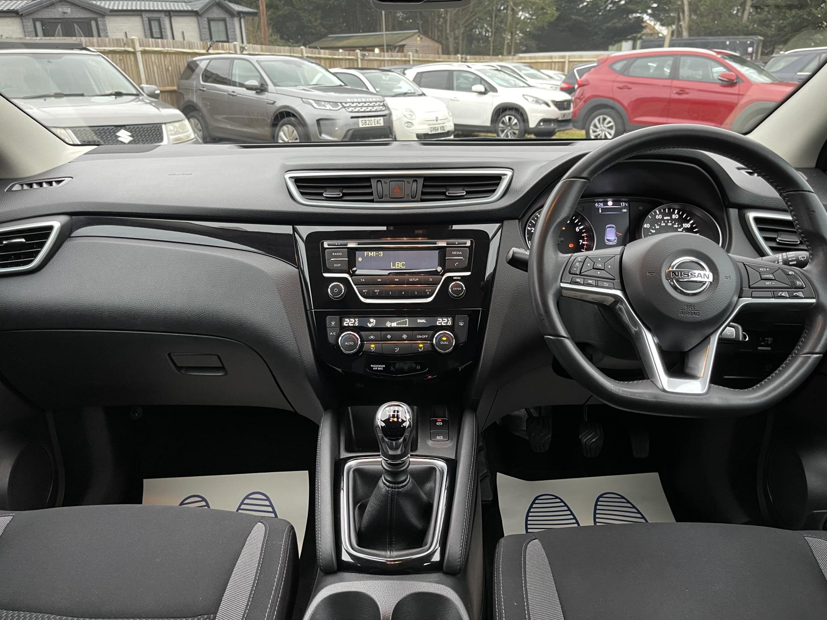 Nissan Qashqai 1.2 DIG-T Acenta SUV 5dr Petrol Manual Euro 6 (s/s) (115 ps)