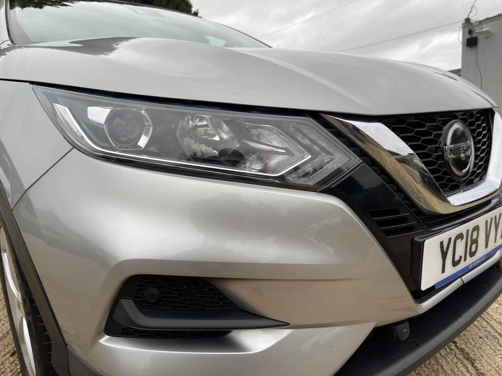 Nissan Qashqai 1.2 DIG-T Acenta SUV 5dr Petrol Manual Euro 6 (s/s) (115 ps)