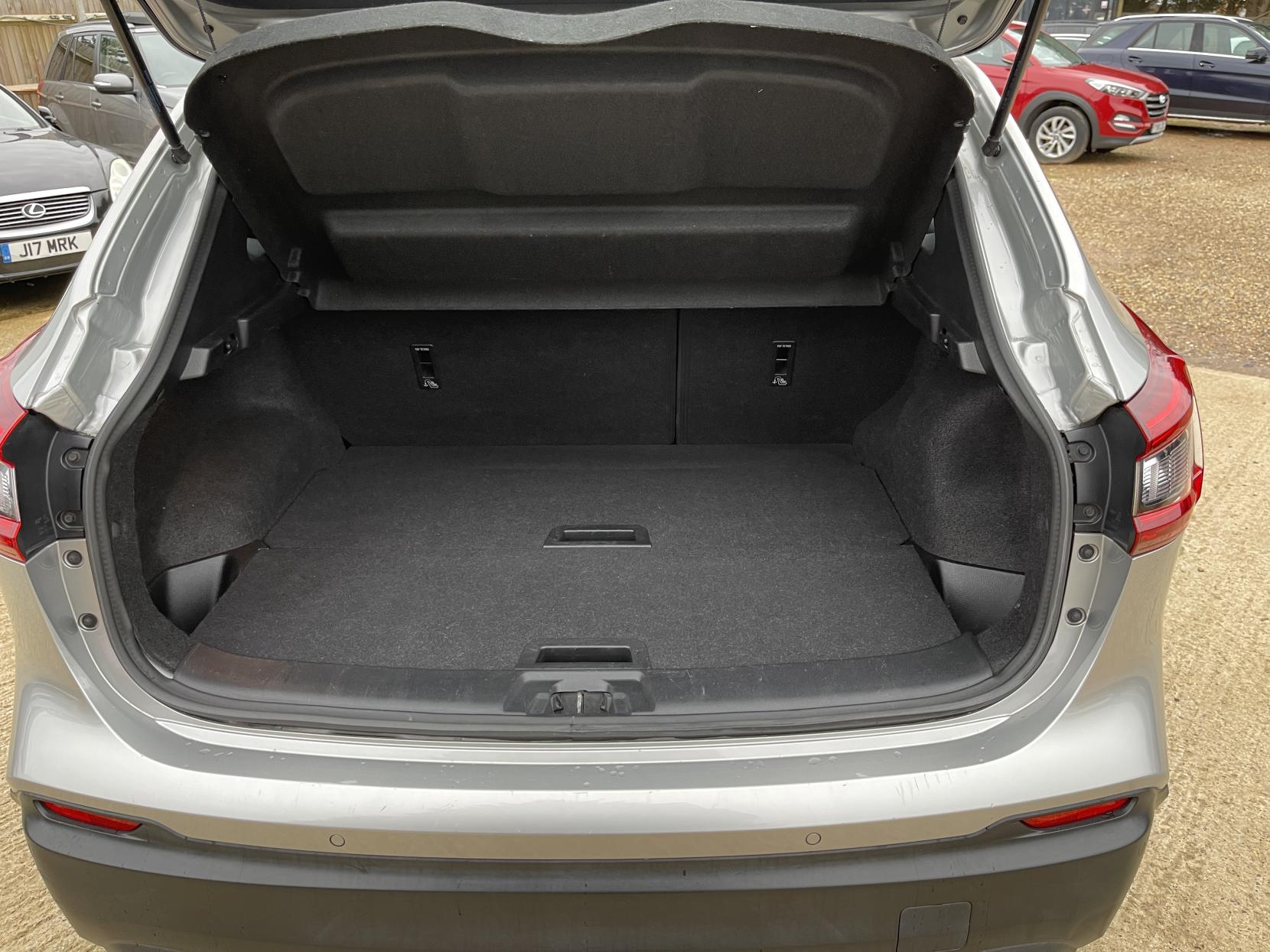 Nissan Qashqai 1.2 DIG-T Acenta SUV 5dr Petrol Manual Euro 6 (s/s) (115 ps)