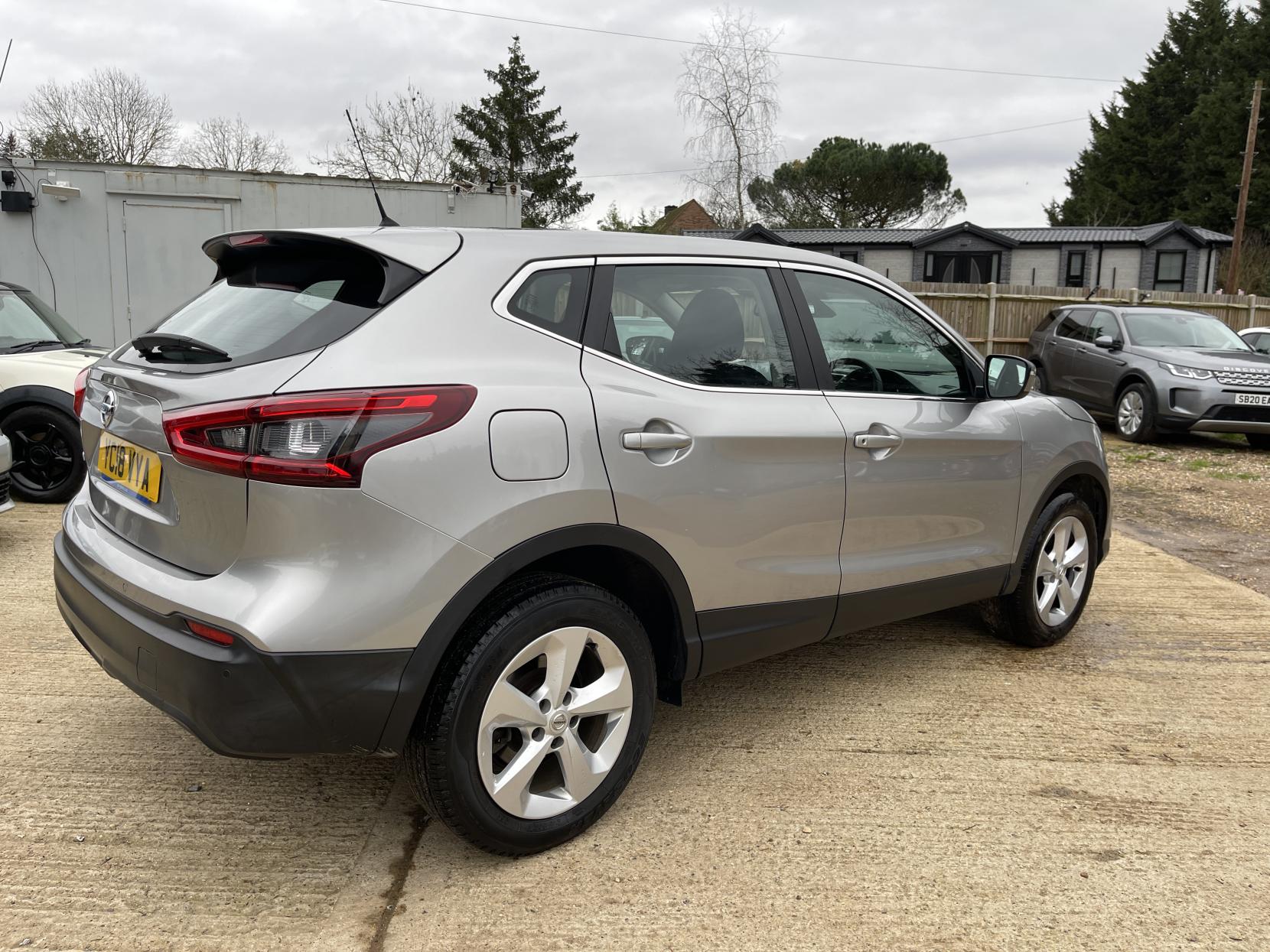 Nissan Qashqai 1.2 DIG-T Acenta SUV 5dr Petrol Manual Euro 6 (s/s) (115 ps)