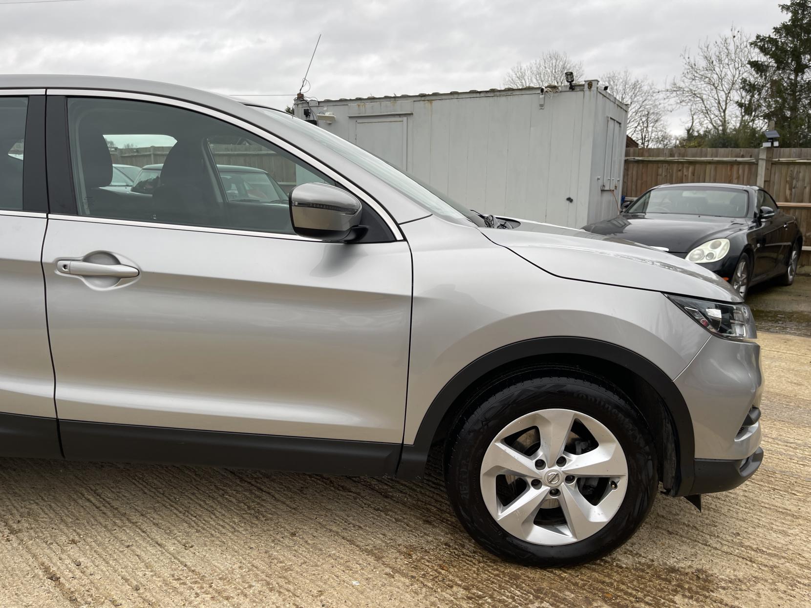 Nissan Qashqai 1.2 DIG-T Acenta SUV 5dr Petrol Manual Euro 6 (s/s) (115 ps)