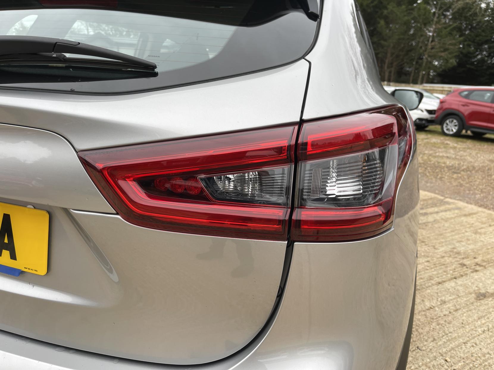 Nissan Qashqai 1.2 DIG-T Acenta SUV 5dr Petrol Manual Euro 6 (s/s) (115 ps)