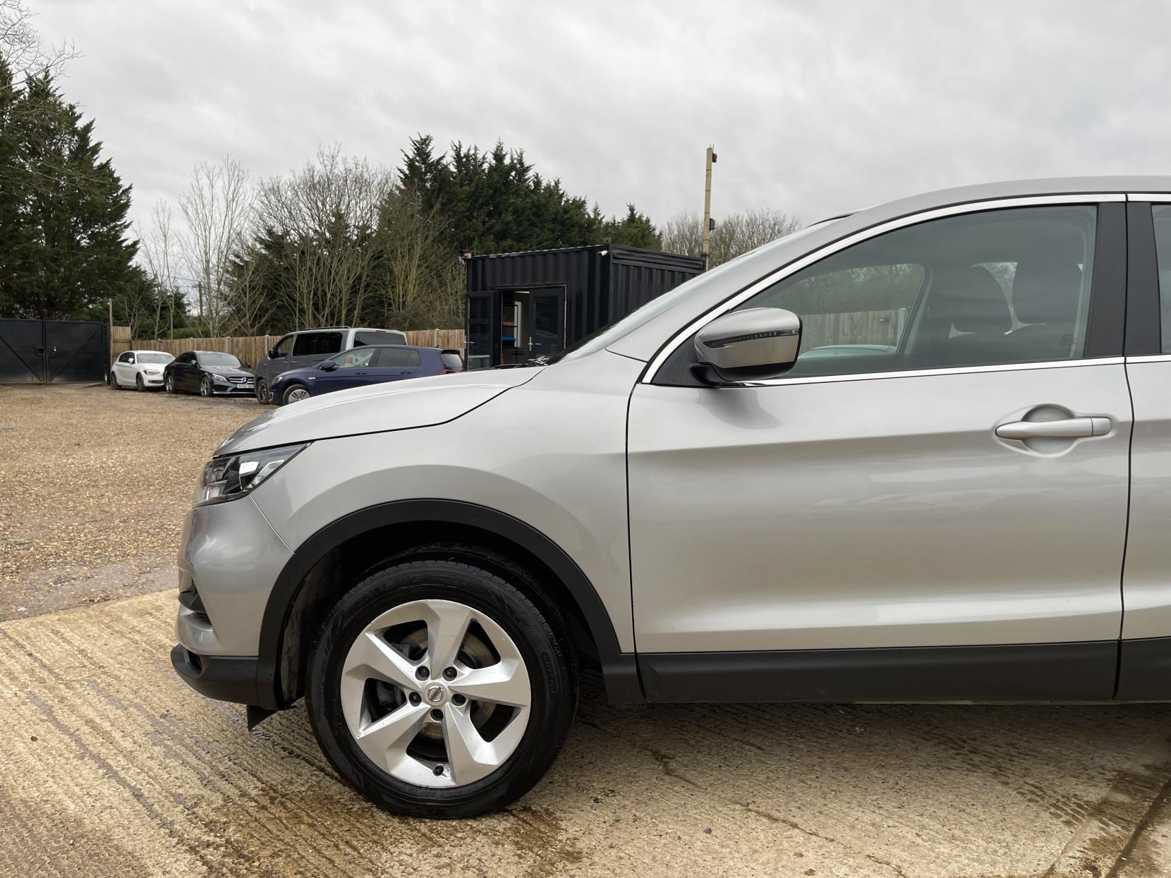 Nissan Qashqai 1.2 DIG-T Acenta SUV 5dr Petrol Manual Euro 6 (s/s) (115 ps)