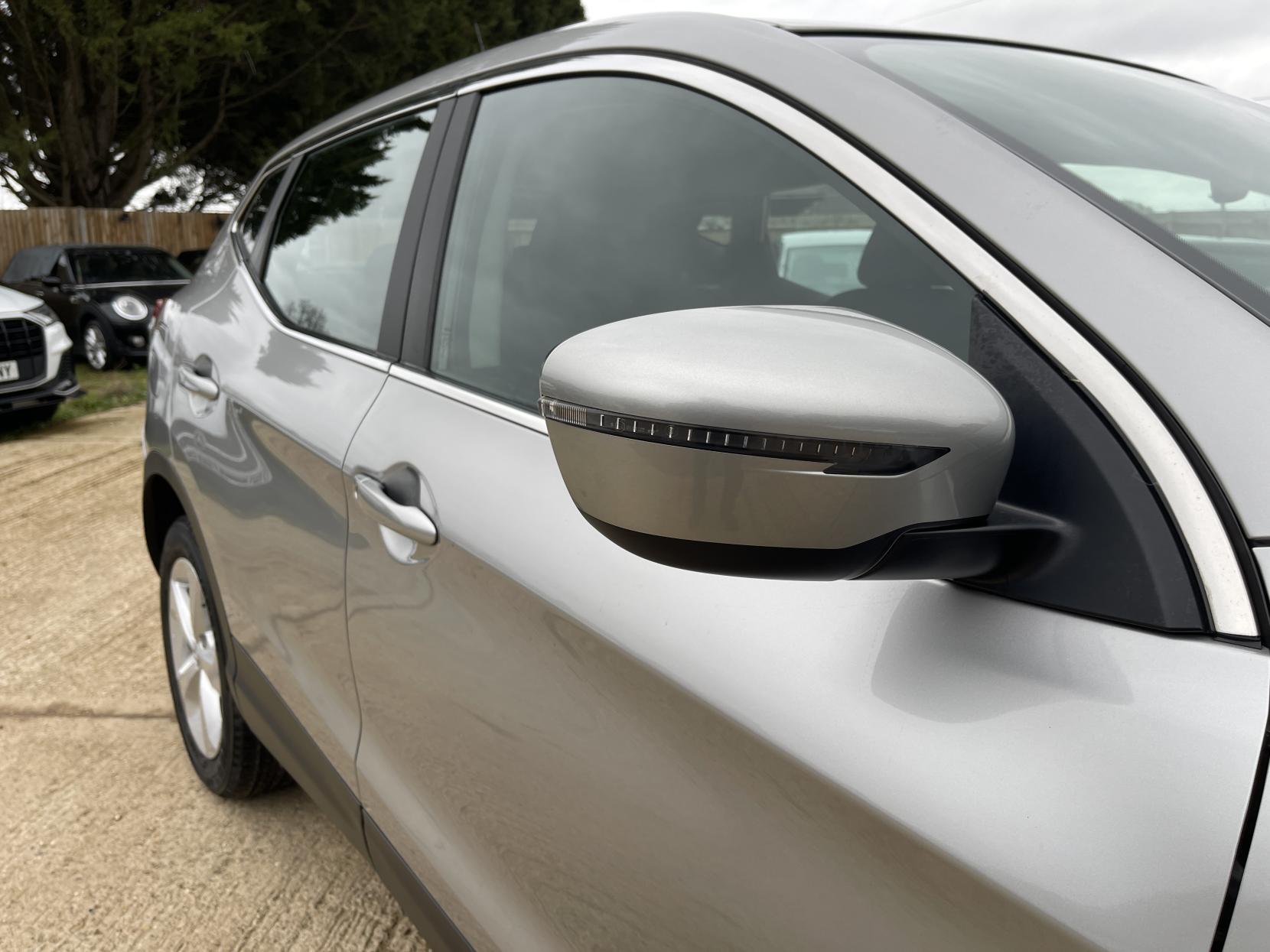 Nissan Qashqai 1.2 DIG-T Acenta SUV 5dr Petrol Manual Euro 6 (s/s) (115 ps)