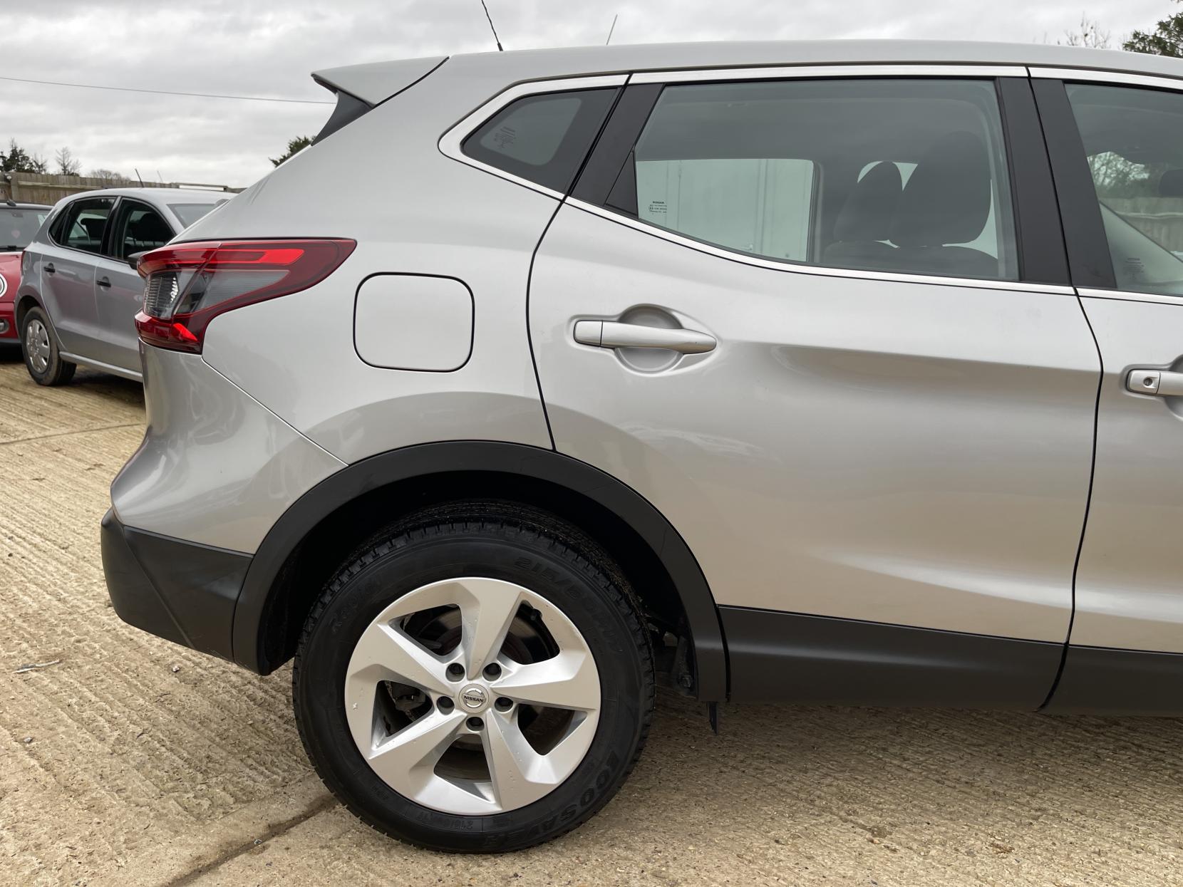 Nissan Qashqai 1.2 DIG-T Acenta SUV 5dr Petrol Manual Euro 6 (s/s) (115 ps)