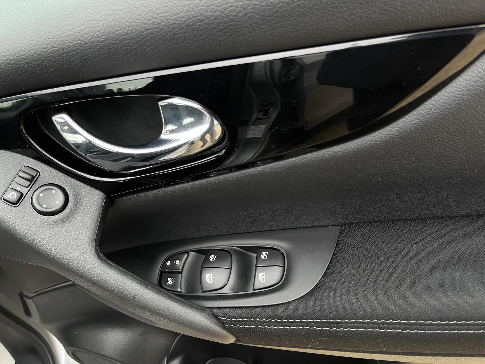 Nissan Qashqai 1.2 DIG-T Acenta SUV 5dr Petrol Manual Euro 6 (s/s) (115 ps)