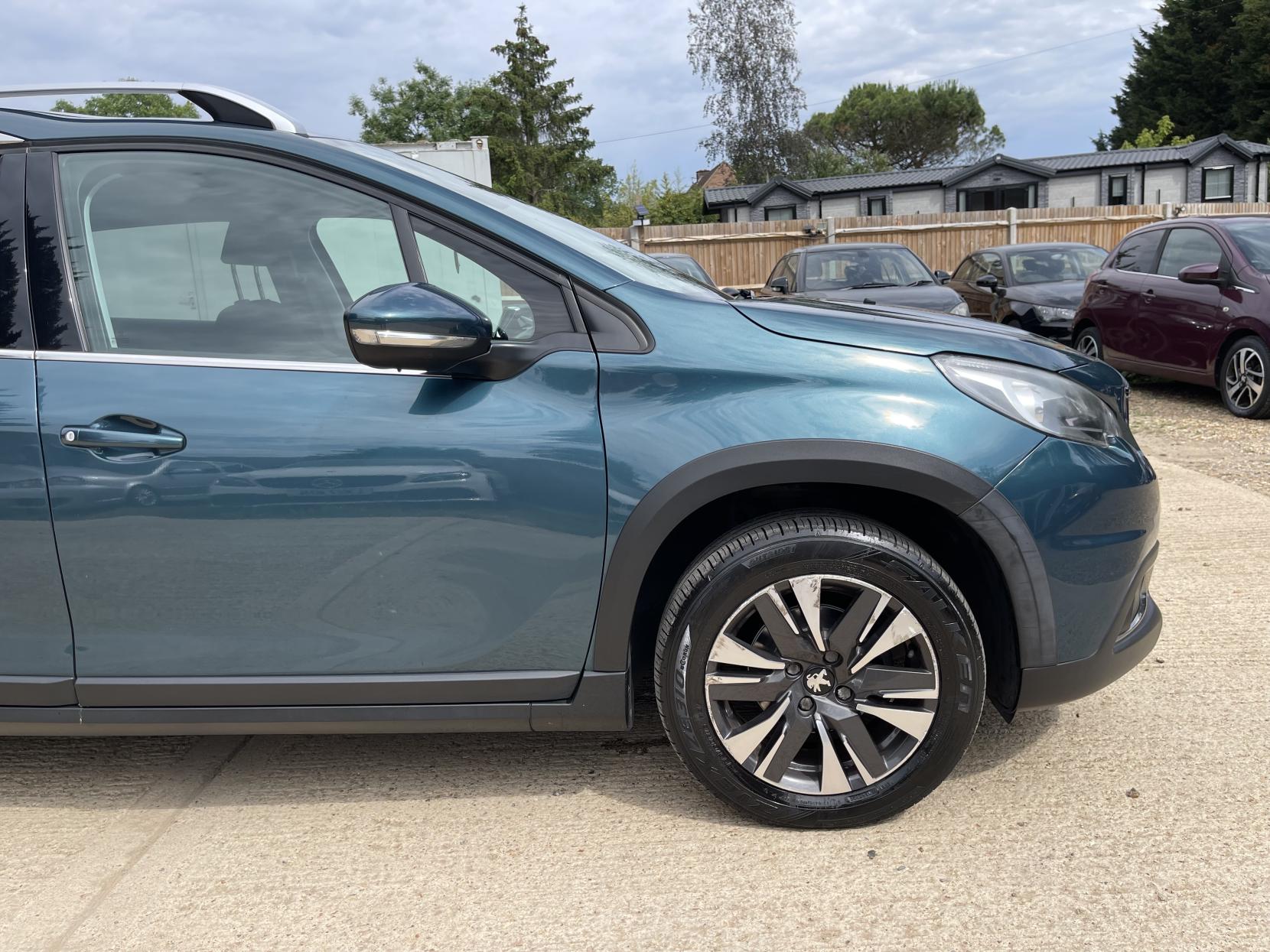 Peugeot 2008 1.2 PureTech Allure SUV 5dr Petrol Manual Euro 6 (82 ps)