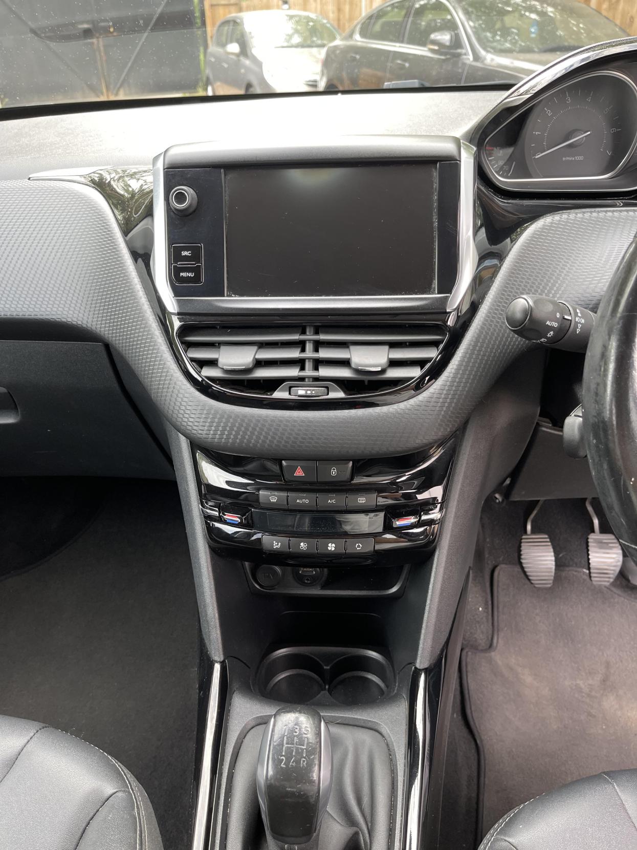 Peugeot 2008 1.2 PureTech Allure SUV 5dr Petrol Manual Euro 6 (82 ps)