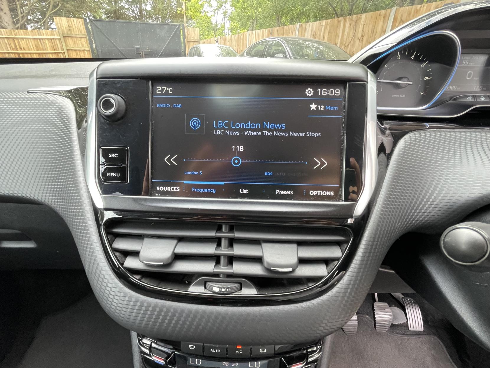 Peugeot 2008 1.2 PureTech Allure SUV 5dr Petrol Manual Euro 6 (82 ps)